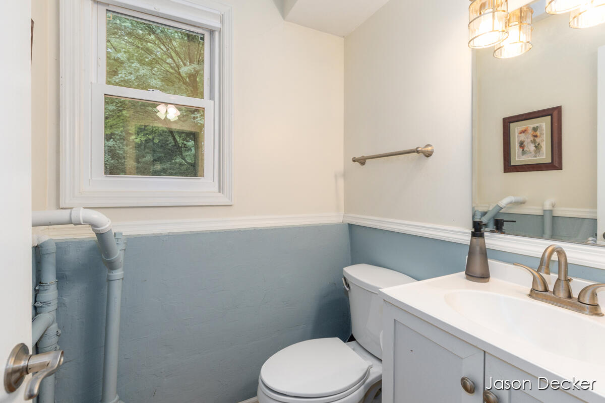 6181 10 Mile Road Ne Property Photo 23