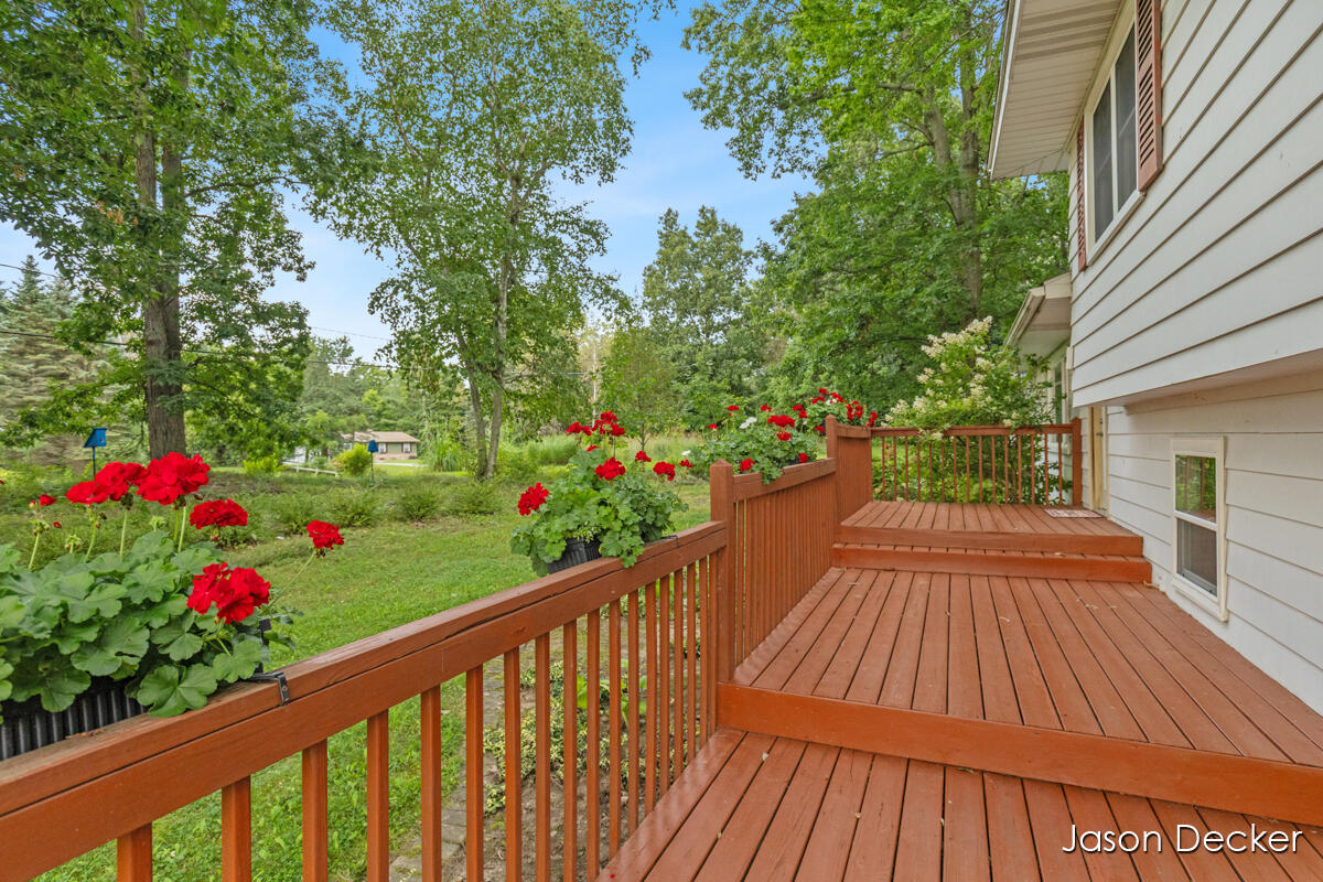6181 10 Mile Road Ne Property Photo 29