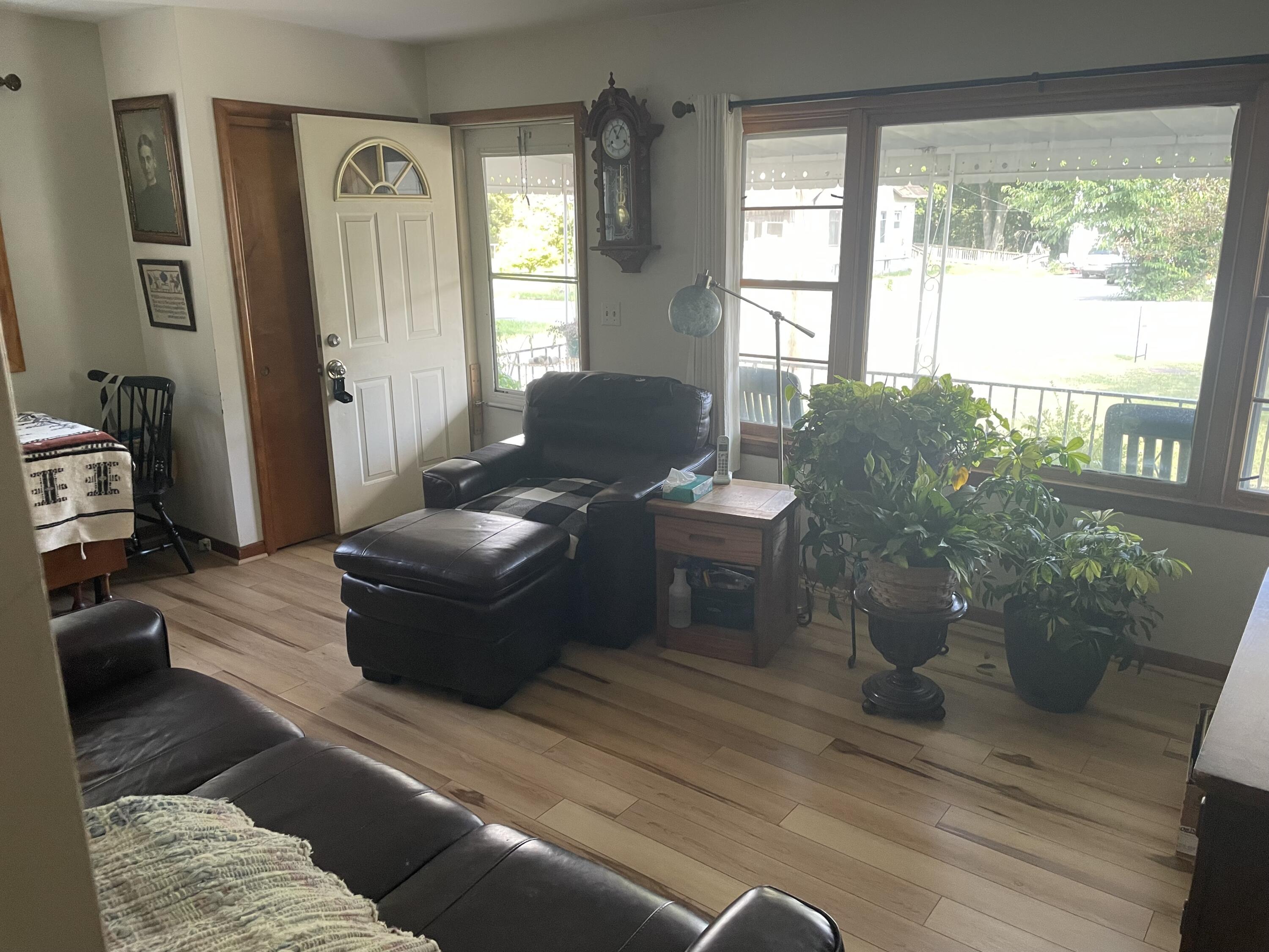 4675 3rd Street Property Photo 3