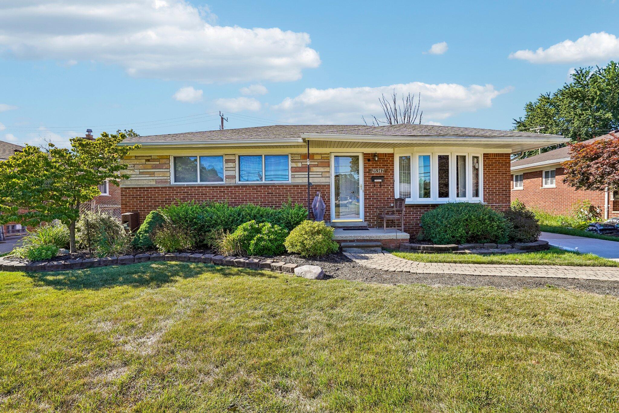26347 Midway Street Property Photo 1