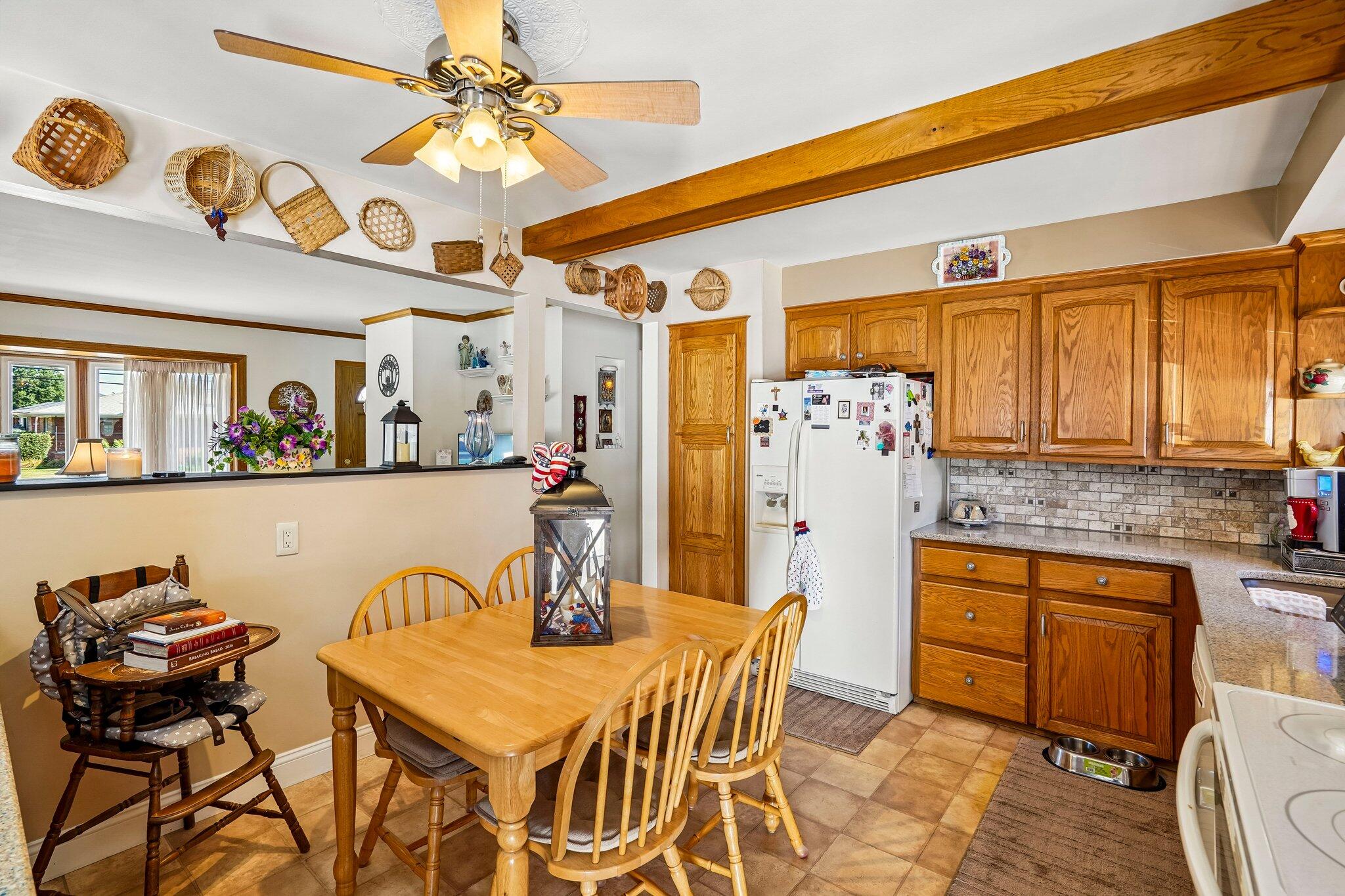 26347 Midway Street Property Photo 8