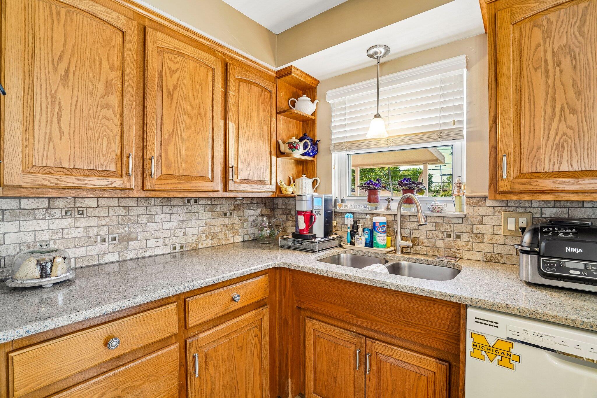 26347 Midway Street Property Photo 10