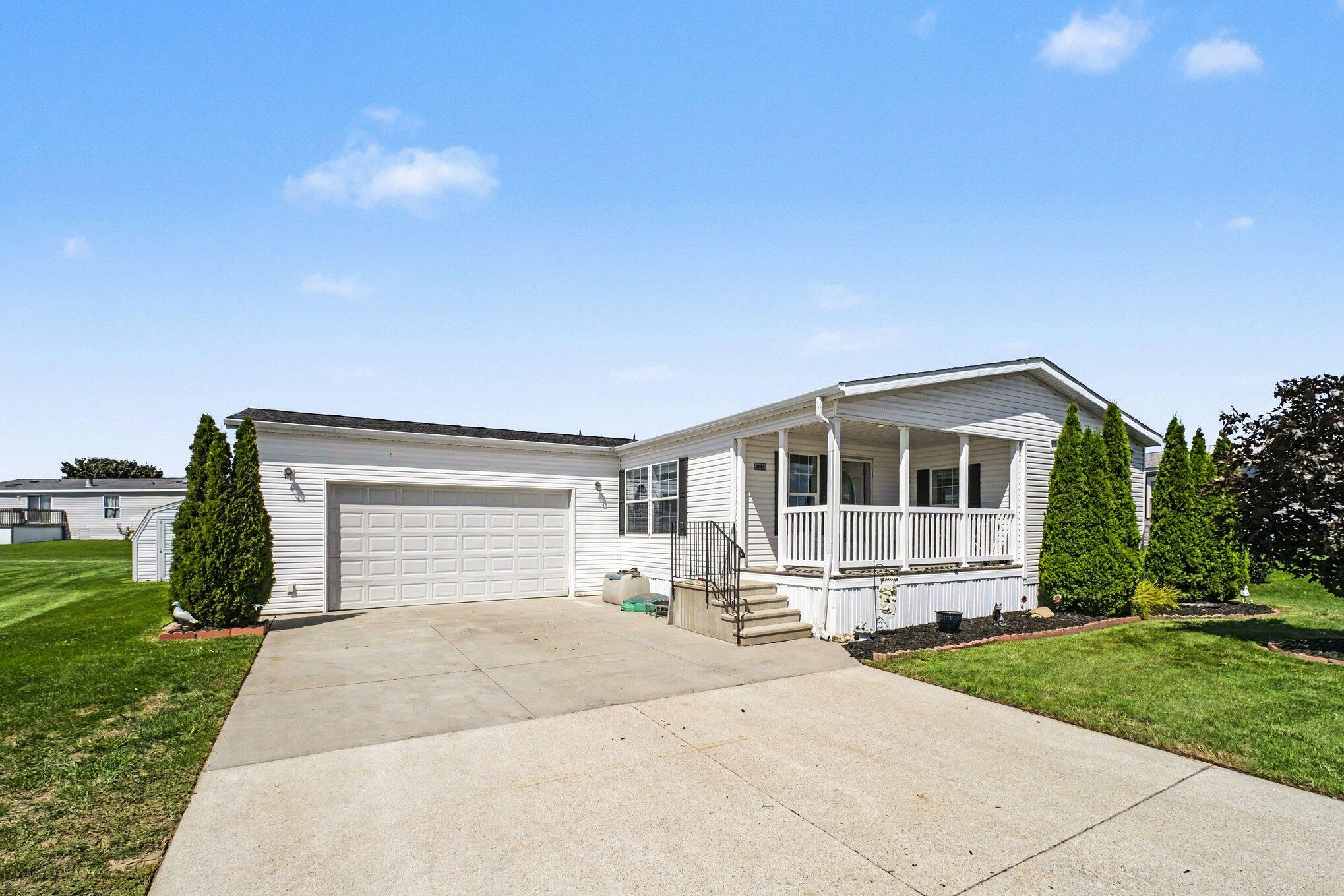 4144 Doxee Drive Property Photo 2
