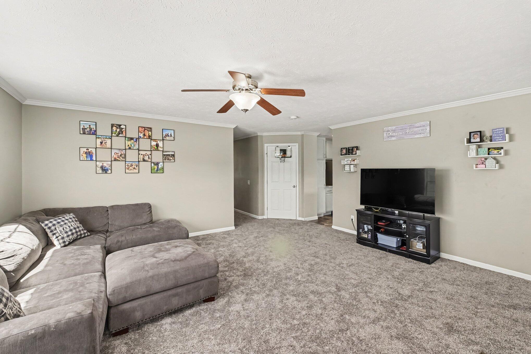 4144 Doxee Drive Property Photo 6