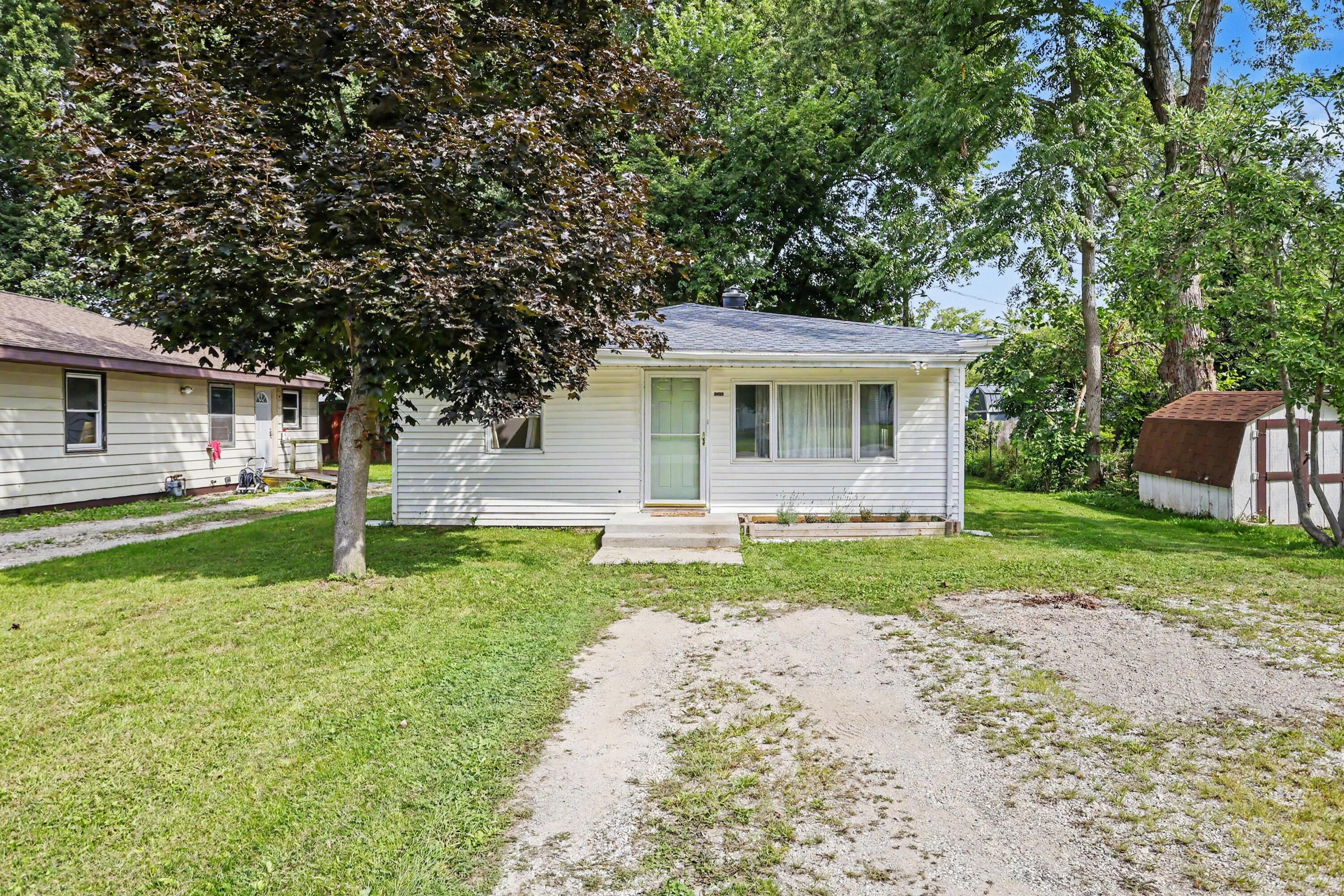 7281 Helen Property Photo 1