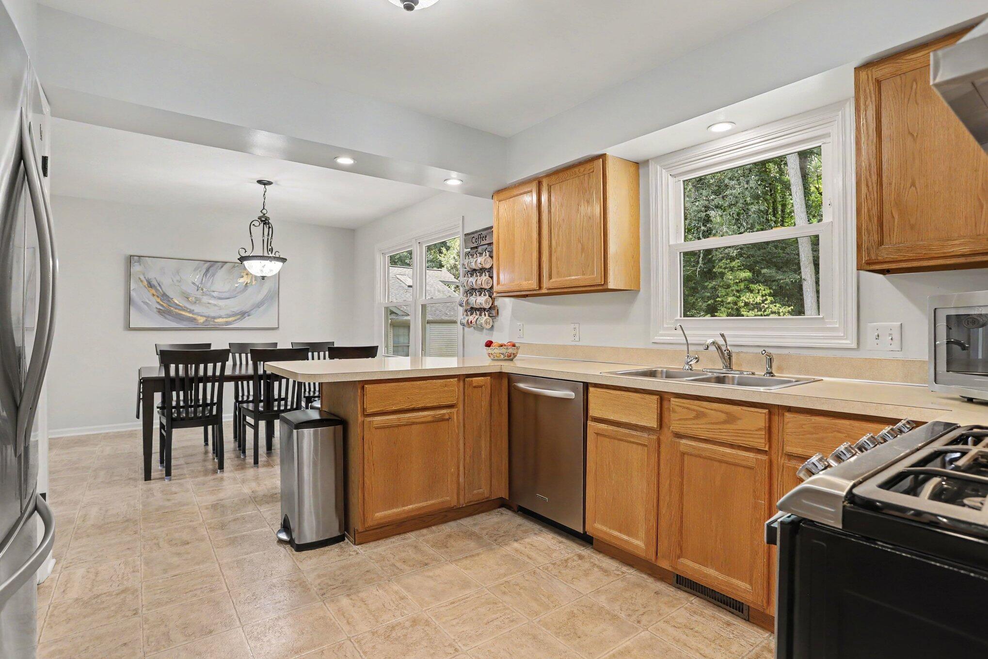 1016 Barton Street Property Photo 6