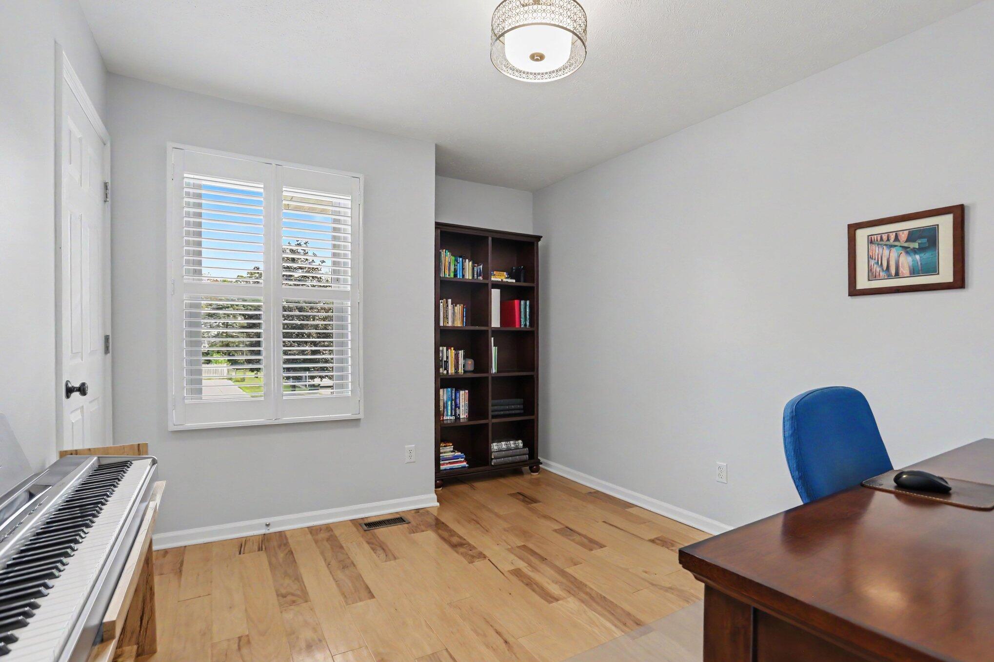 1016 Barton Street Property Photo 18