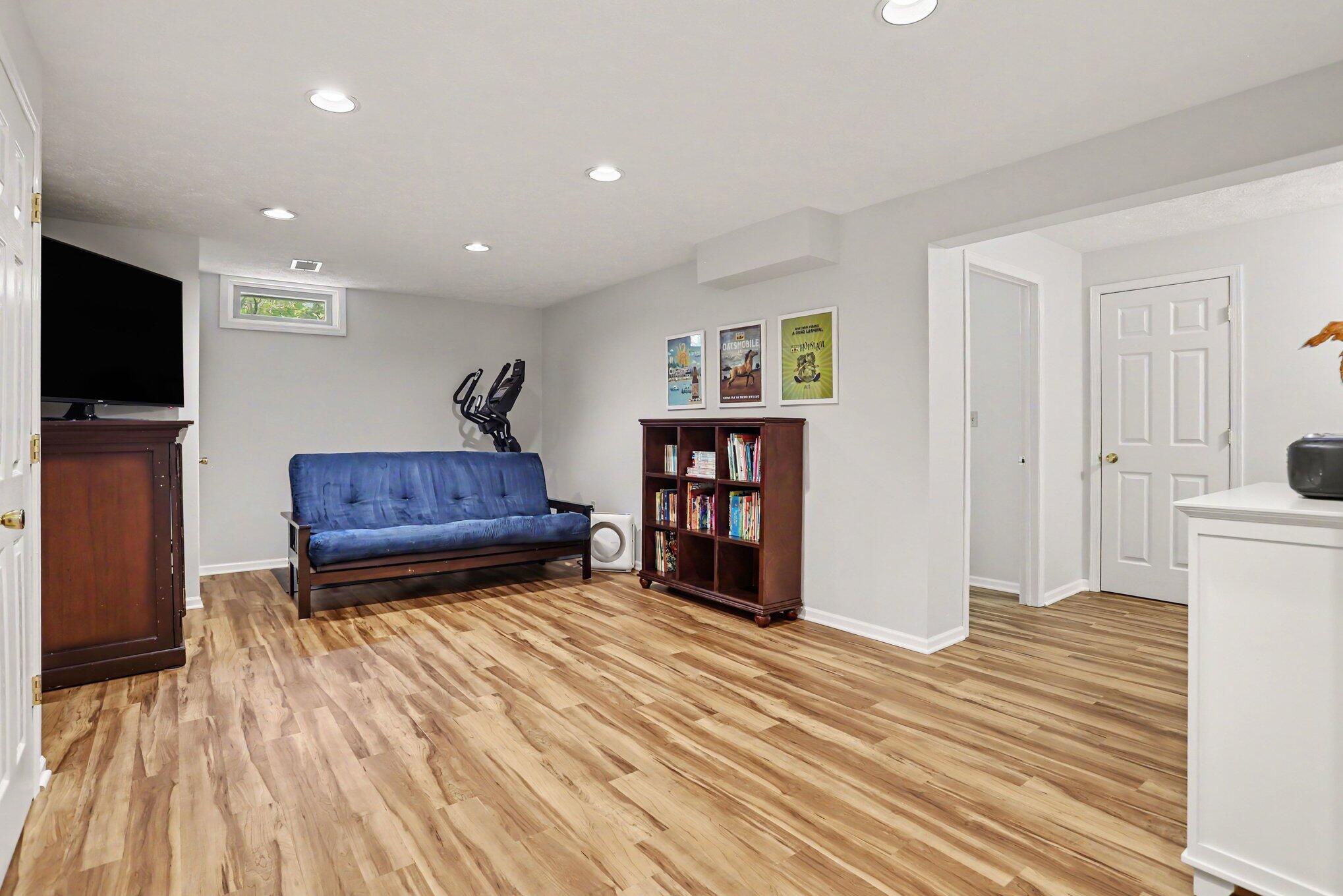 1016 Barton Street Property Photo 19