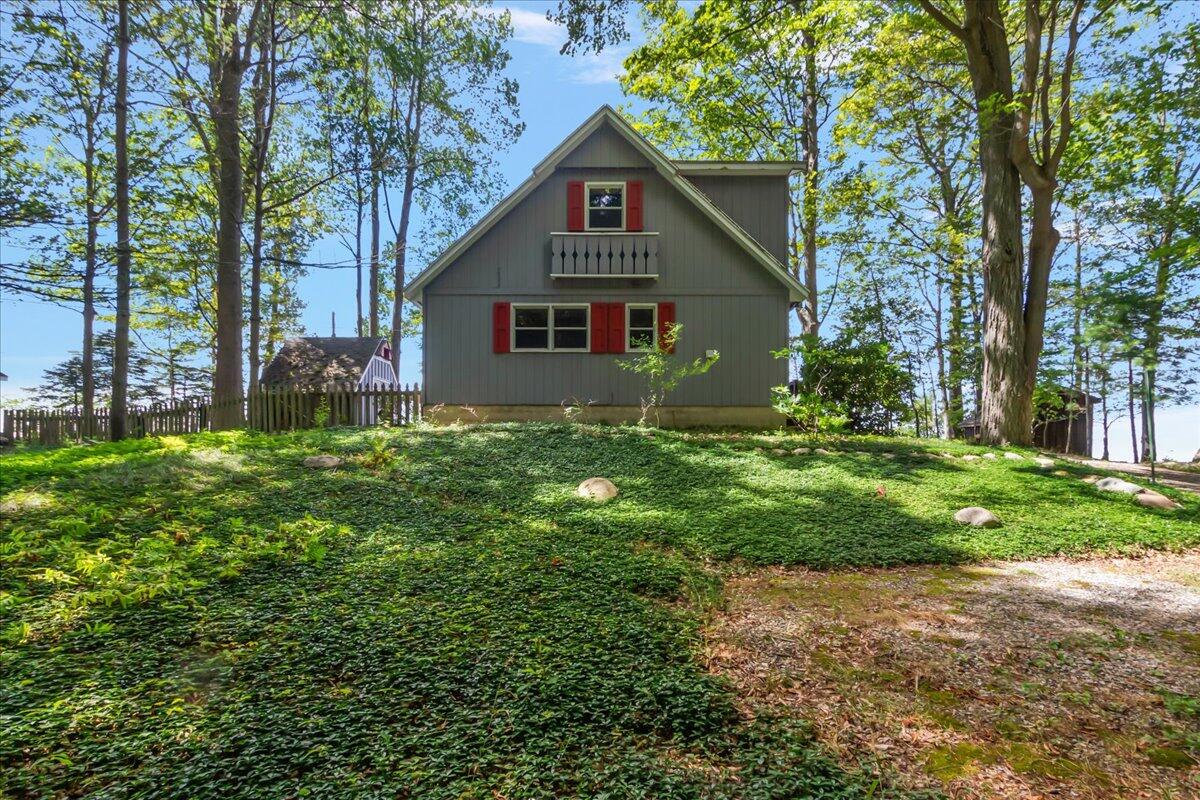 997 Lake Lane Property Photo 1