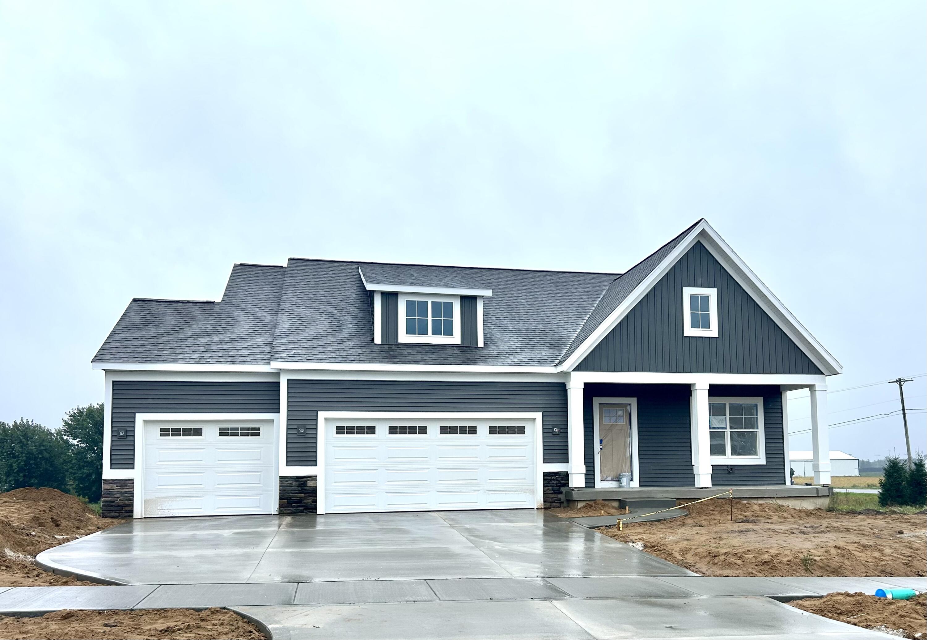 9572 Fields Drive 38 Property Photo 1
