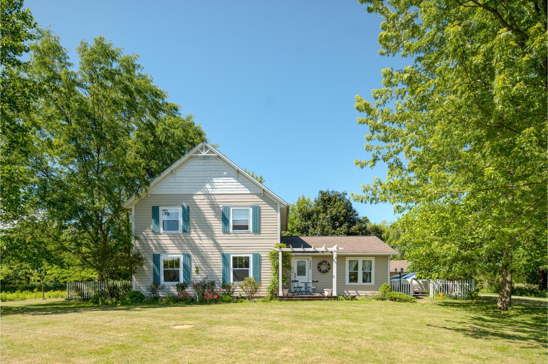 5665 W Phillips Road Property Photo 2