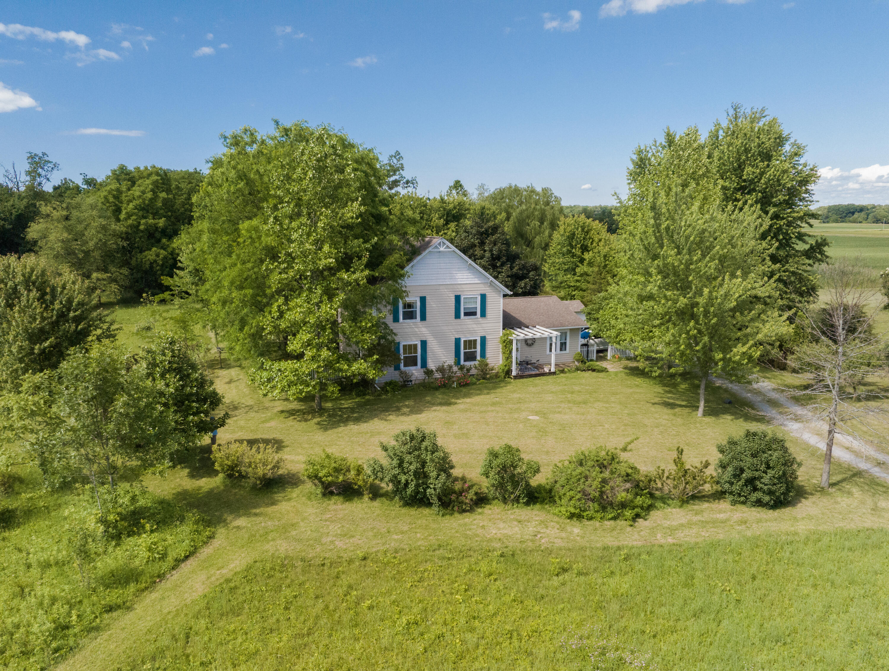 5665 W Phillips Road Property Photo 3