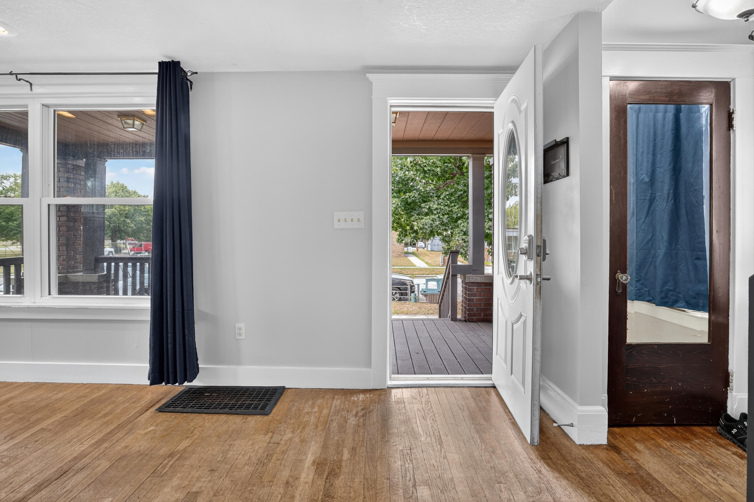 211 S Dean Street Property Photo 1
