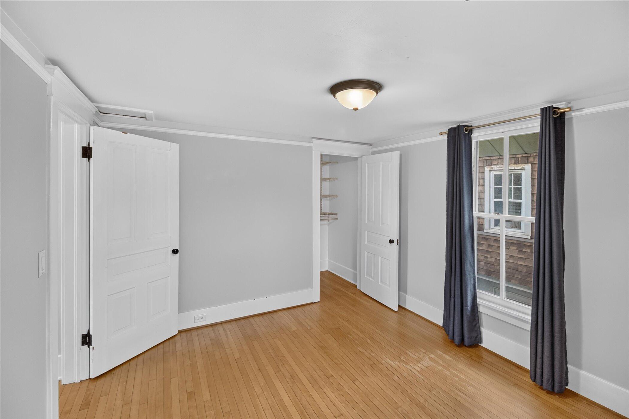 121 Kenwood Avenue Property Photo 17