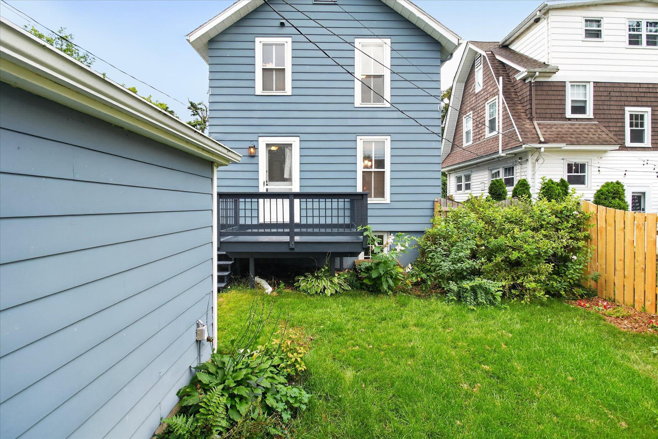 121 Kenwood Avenue Property Photo 24