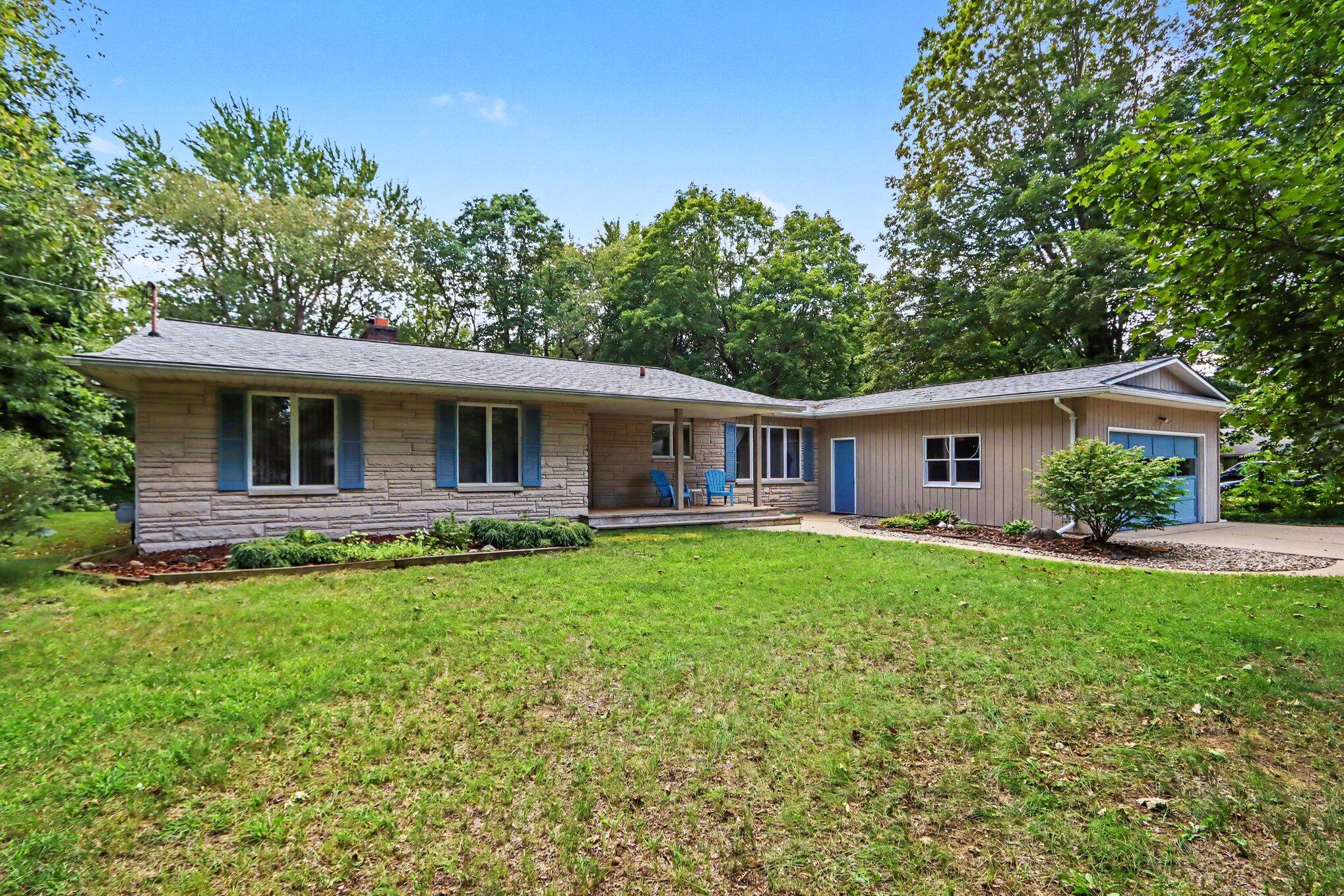 3034 Springbrook Drive Property Photo 1