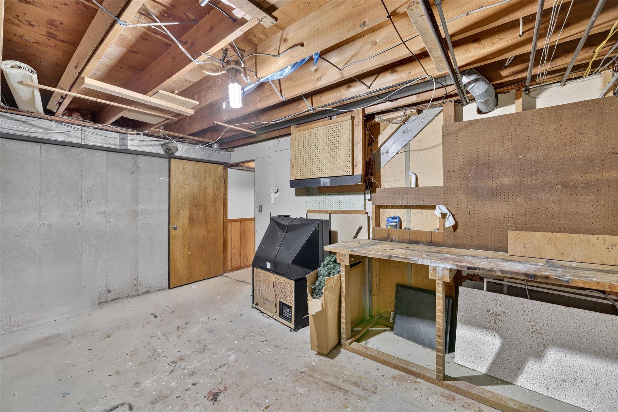 3024 Haskell Street Property Photo 30