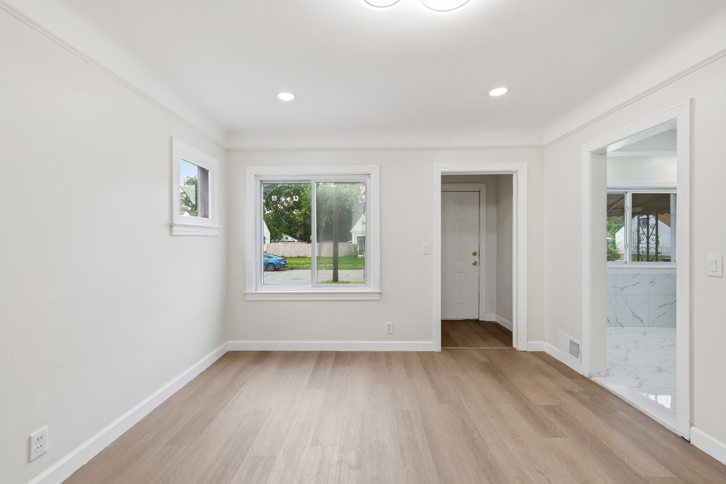 6803 Grandville Avenue Property Photo 17