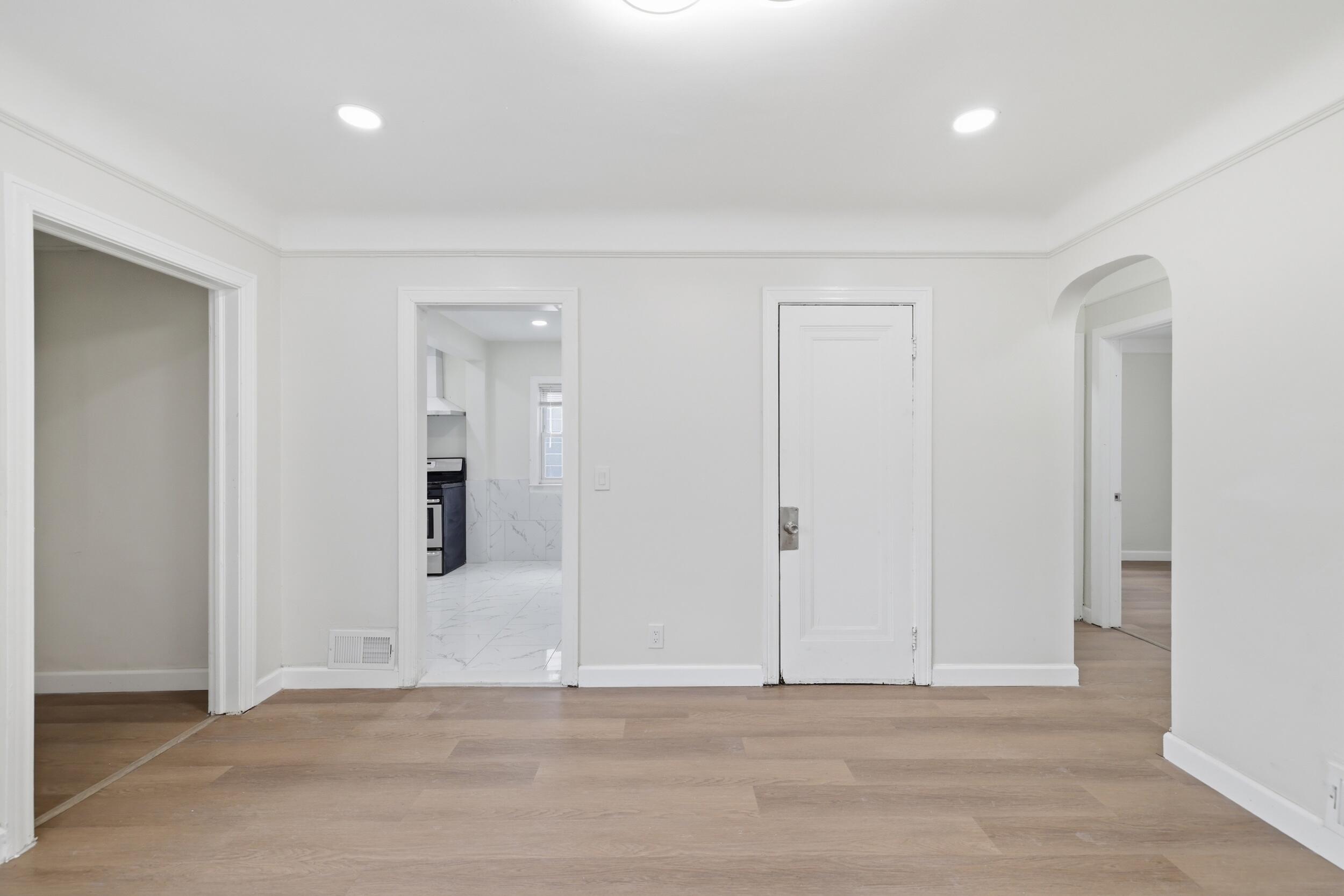 6803 Grandville Avenue Property Photo 18