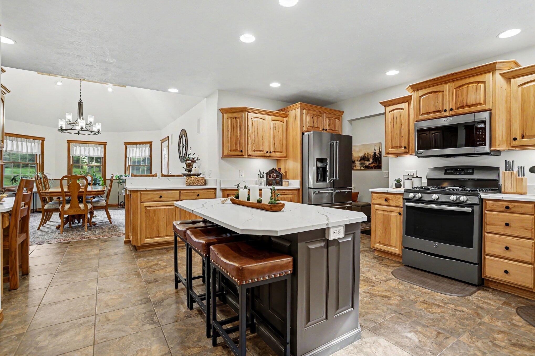 58411 E Clear Lake Road Property Photo 5