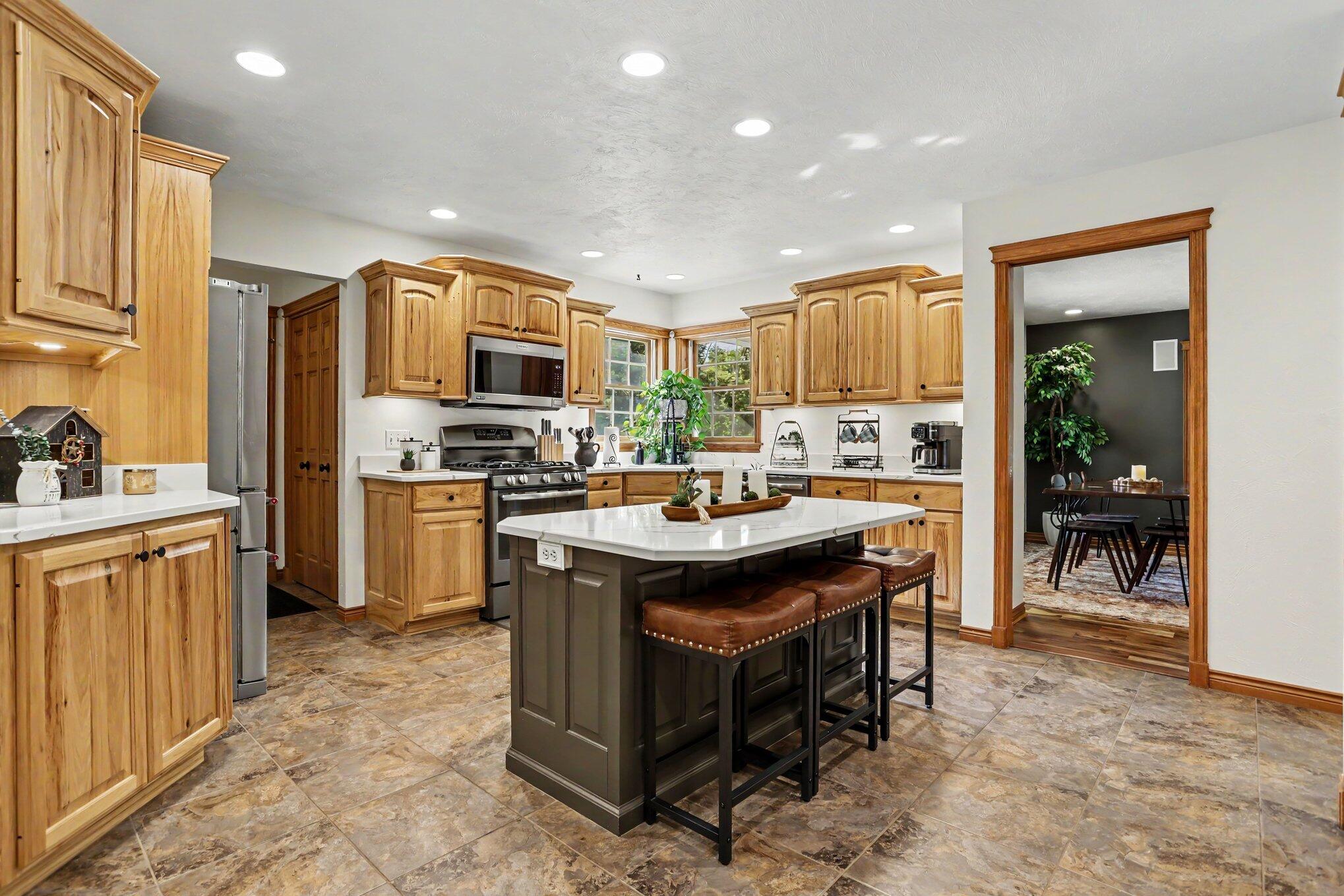 58411 E Clear Lake Road Property Photo 6