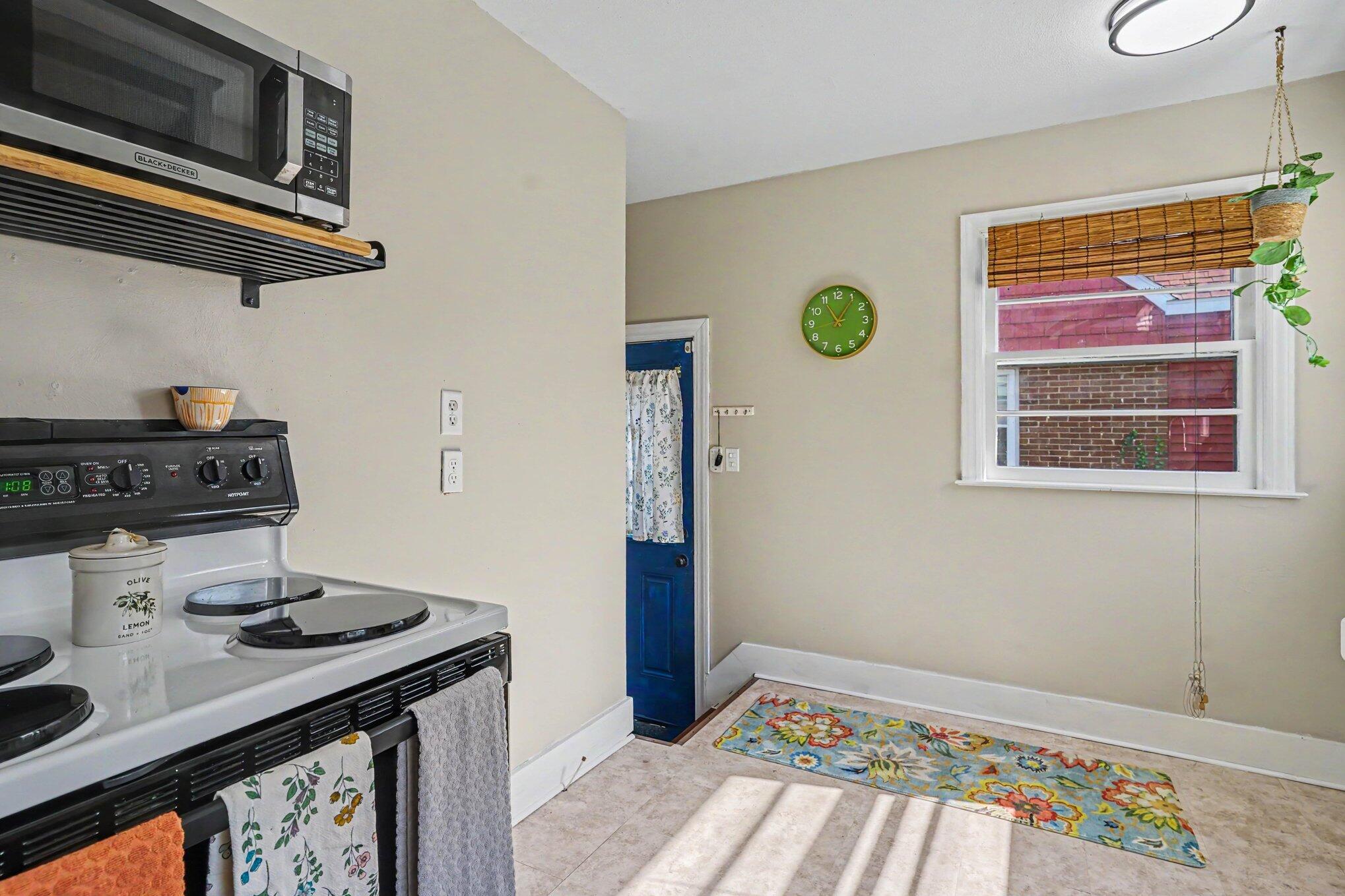 3002 Dawes Road Property Photo 5