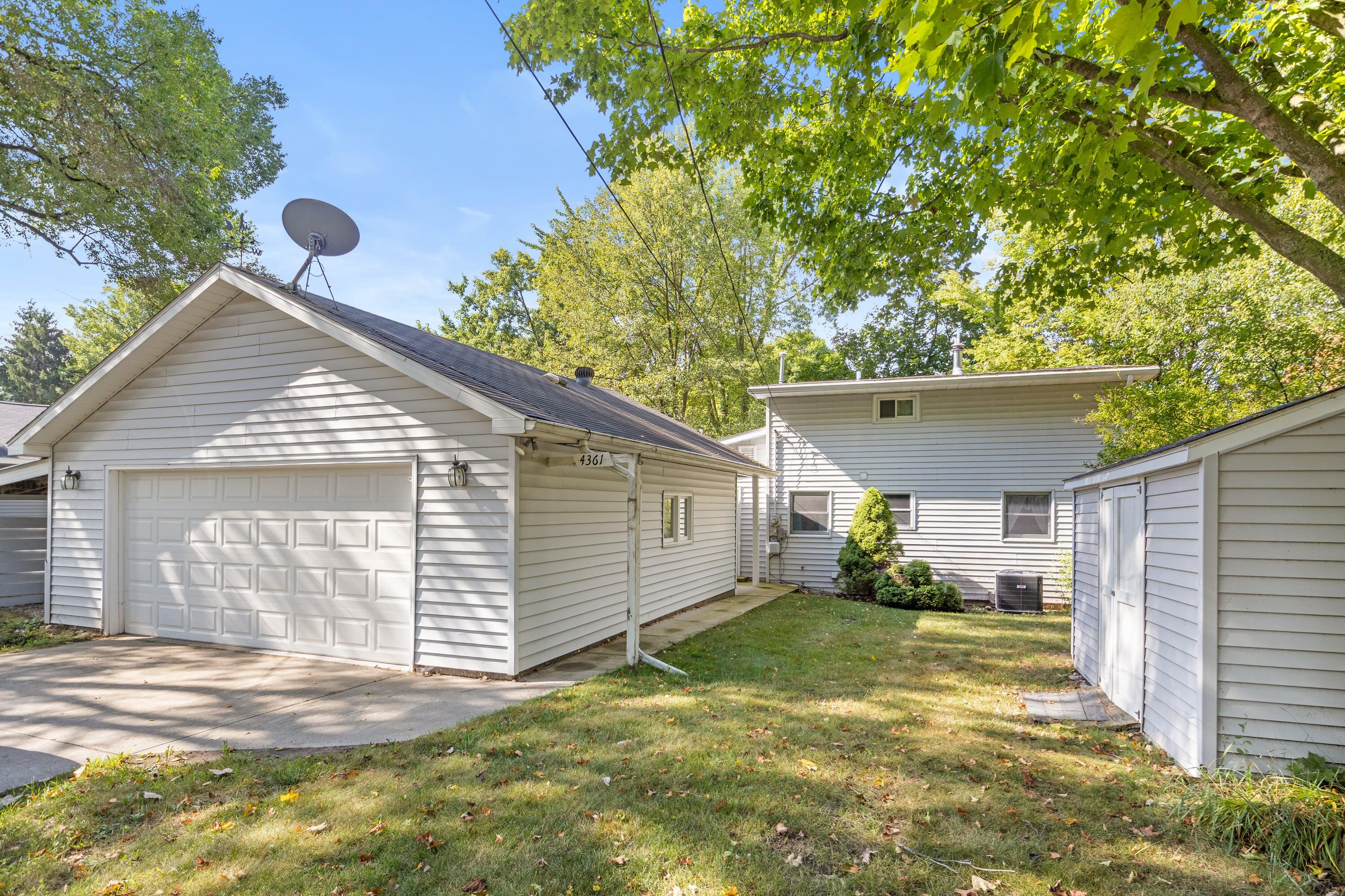 4361 Chippewa Trail Property Photo 1