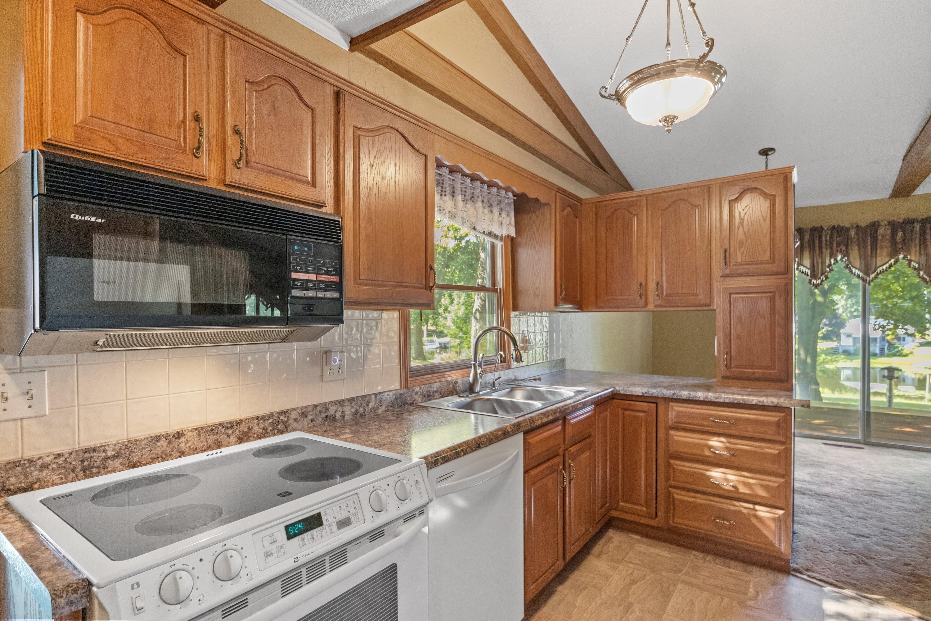 4361 Chippewa Trail Property Photo 4