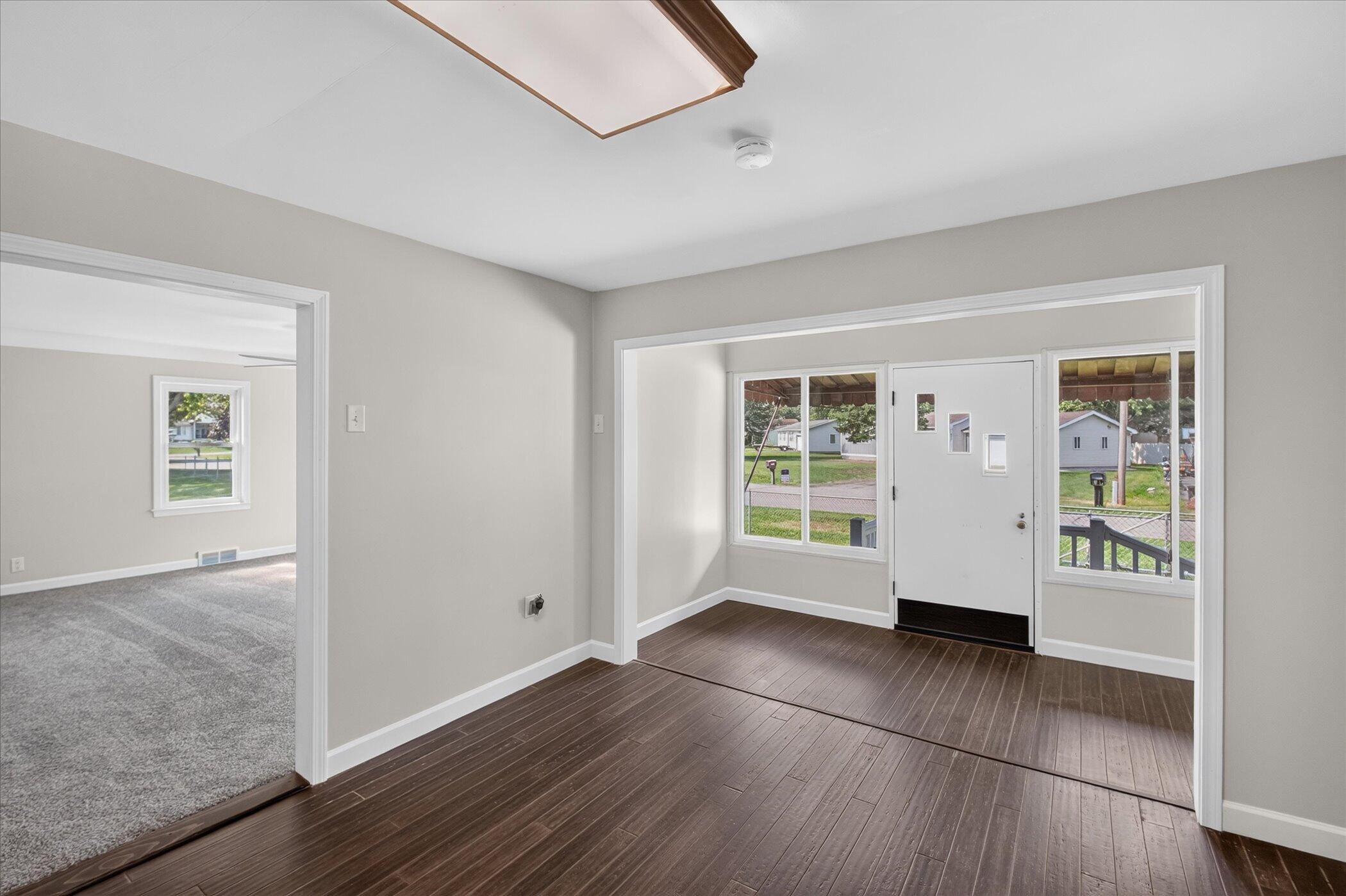 7866 Miami Avenue Property Photo 4