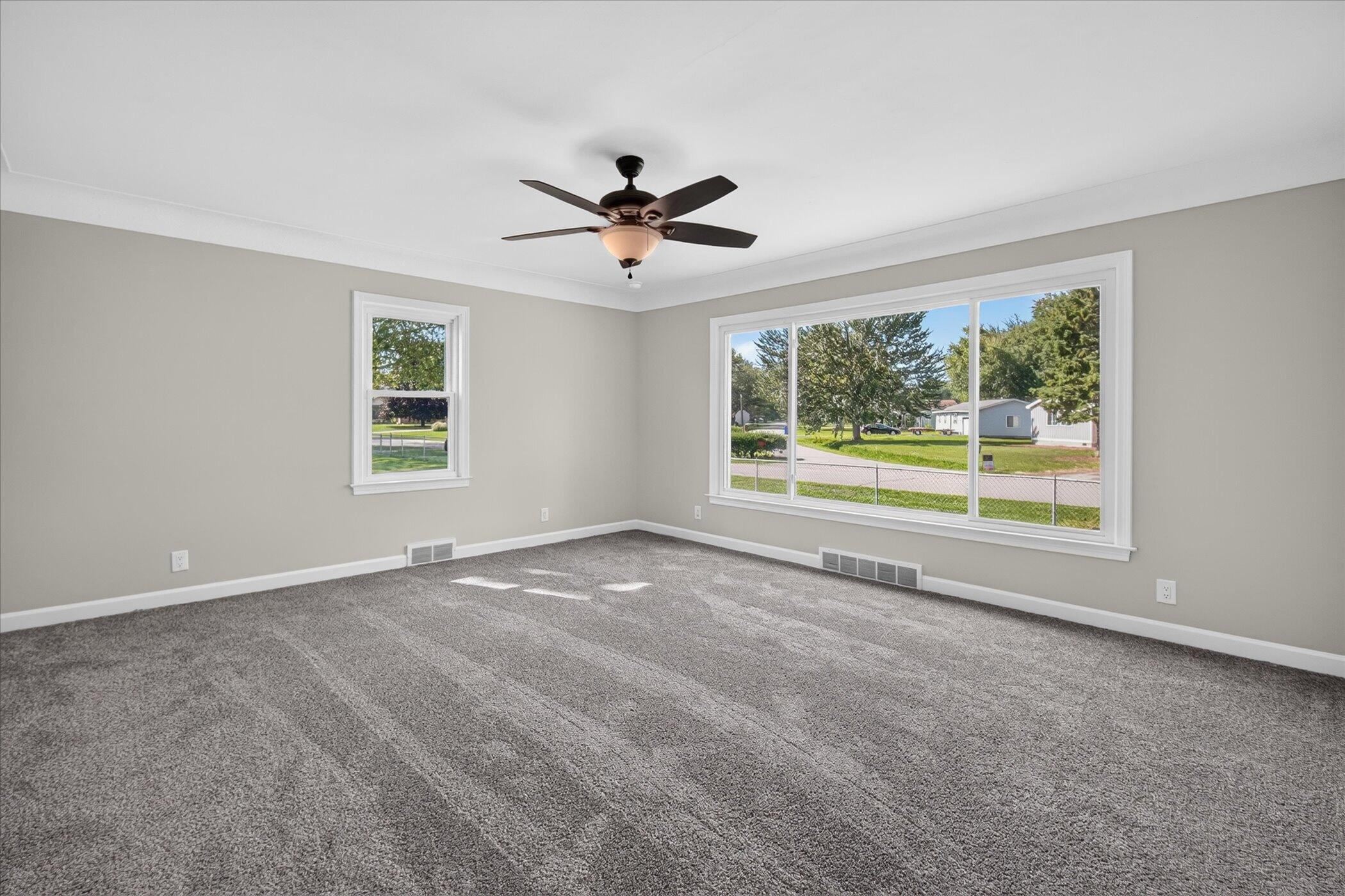 7866 Miami Avenue Property Photo 5