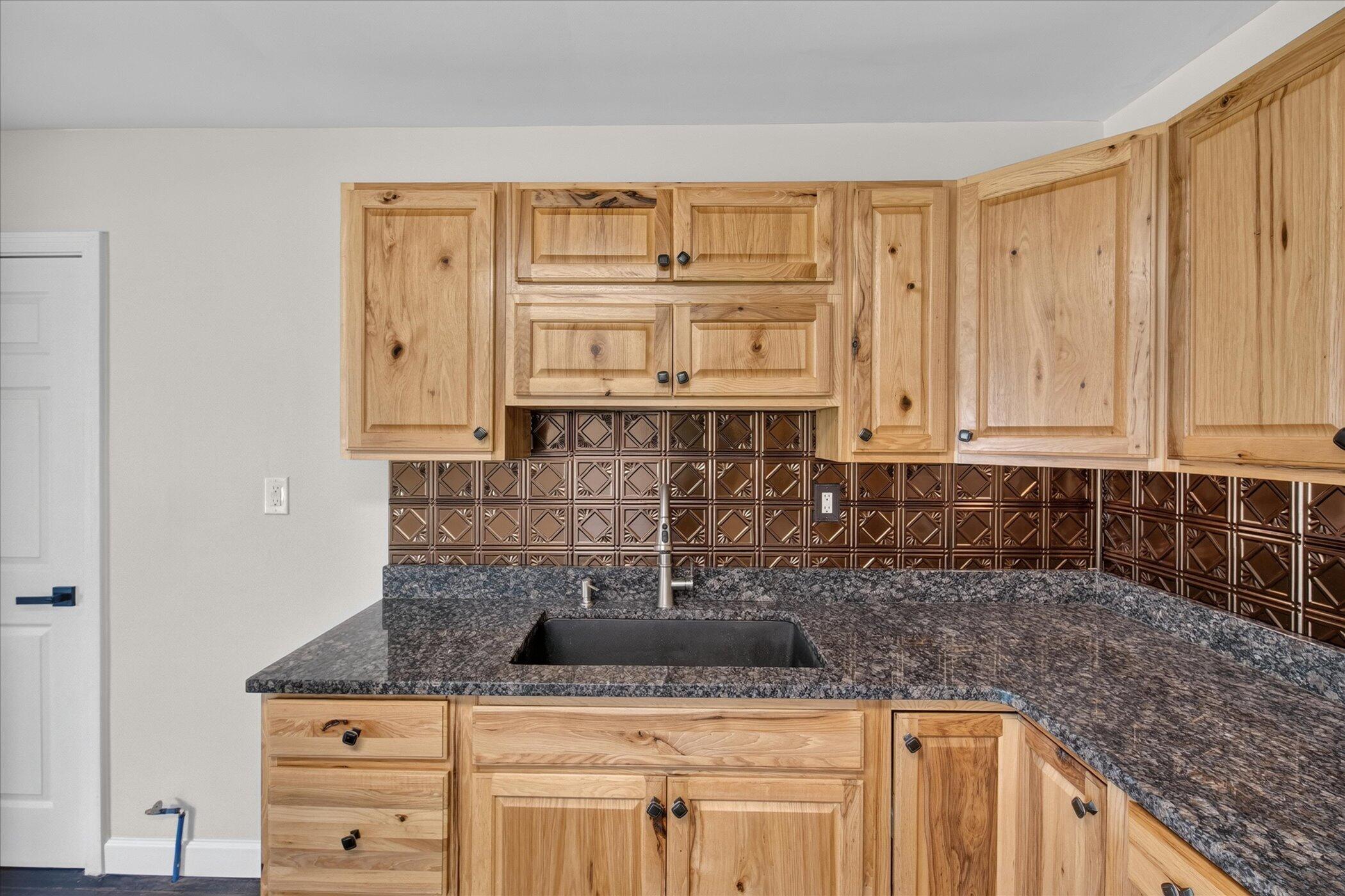 7866 Miami Avenue Property Photo 8