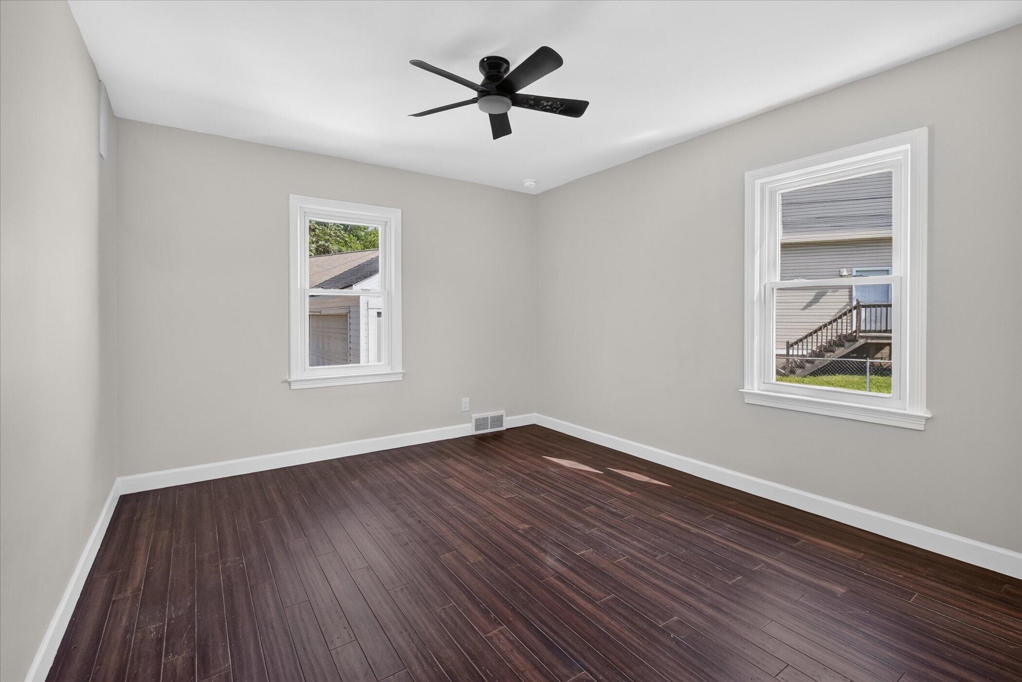 7866 Miami Avenue Property Photo 10