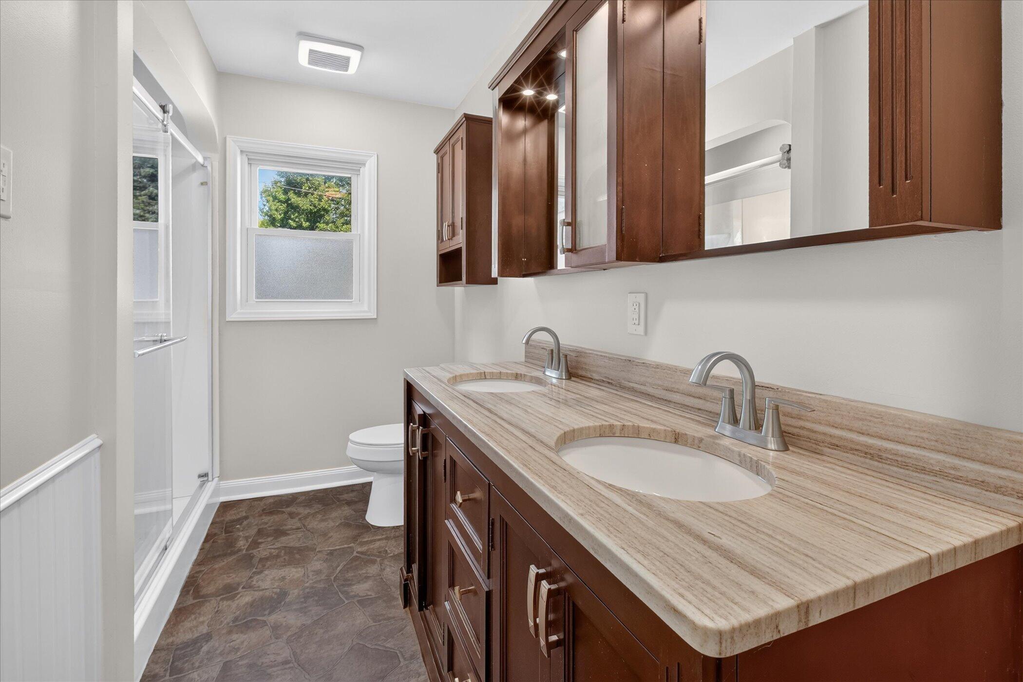 7866 Miami Avenue Property Photo 13