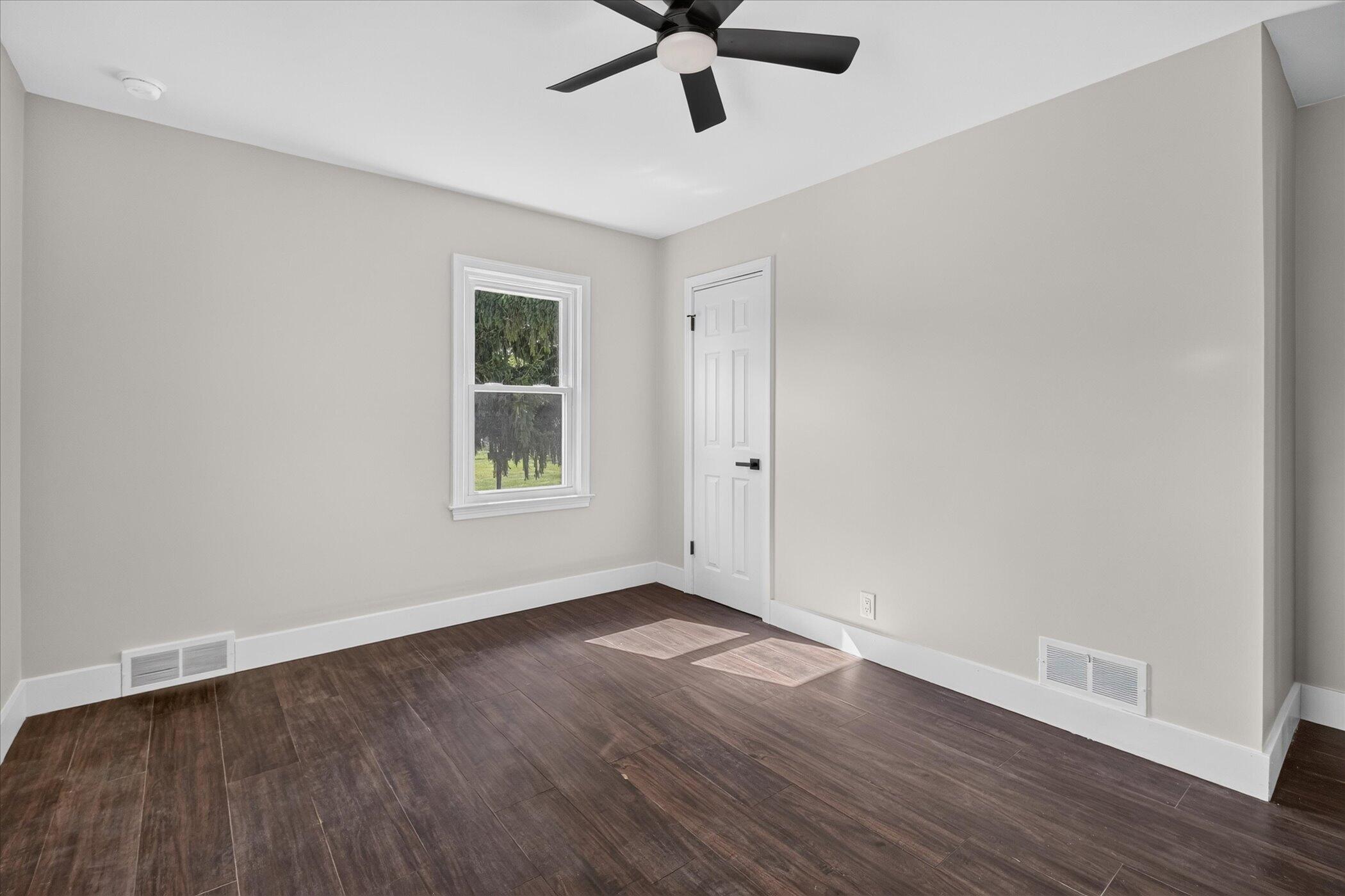 7866 Miami Avenue Property Photo 14