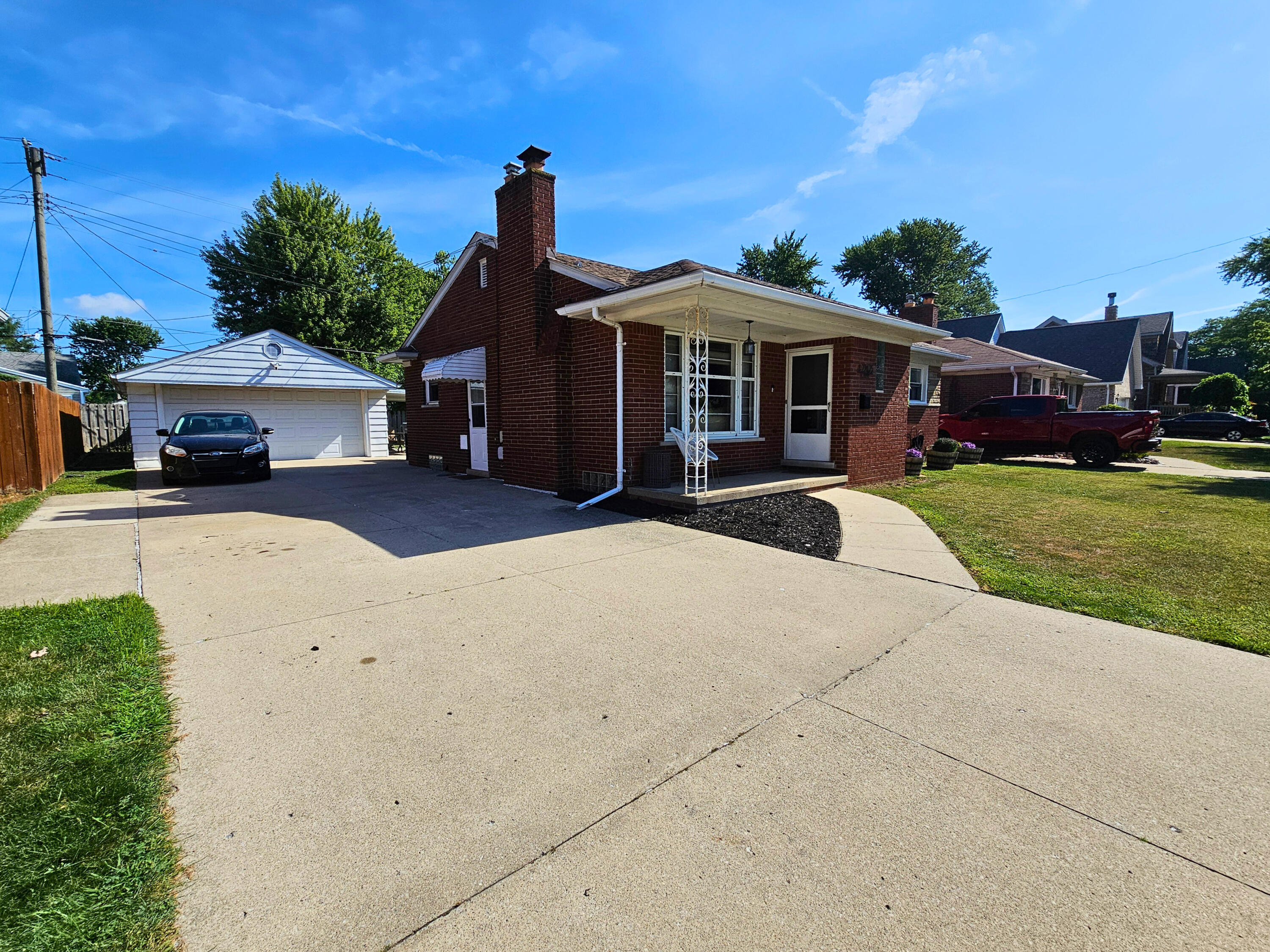 22425 Louise Street Property Photo 2