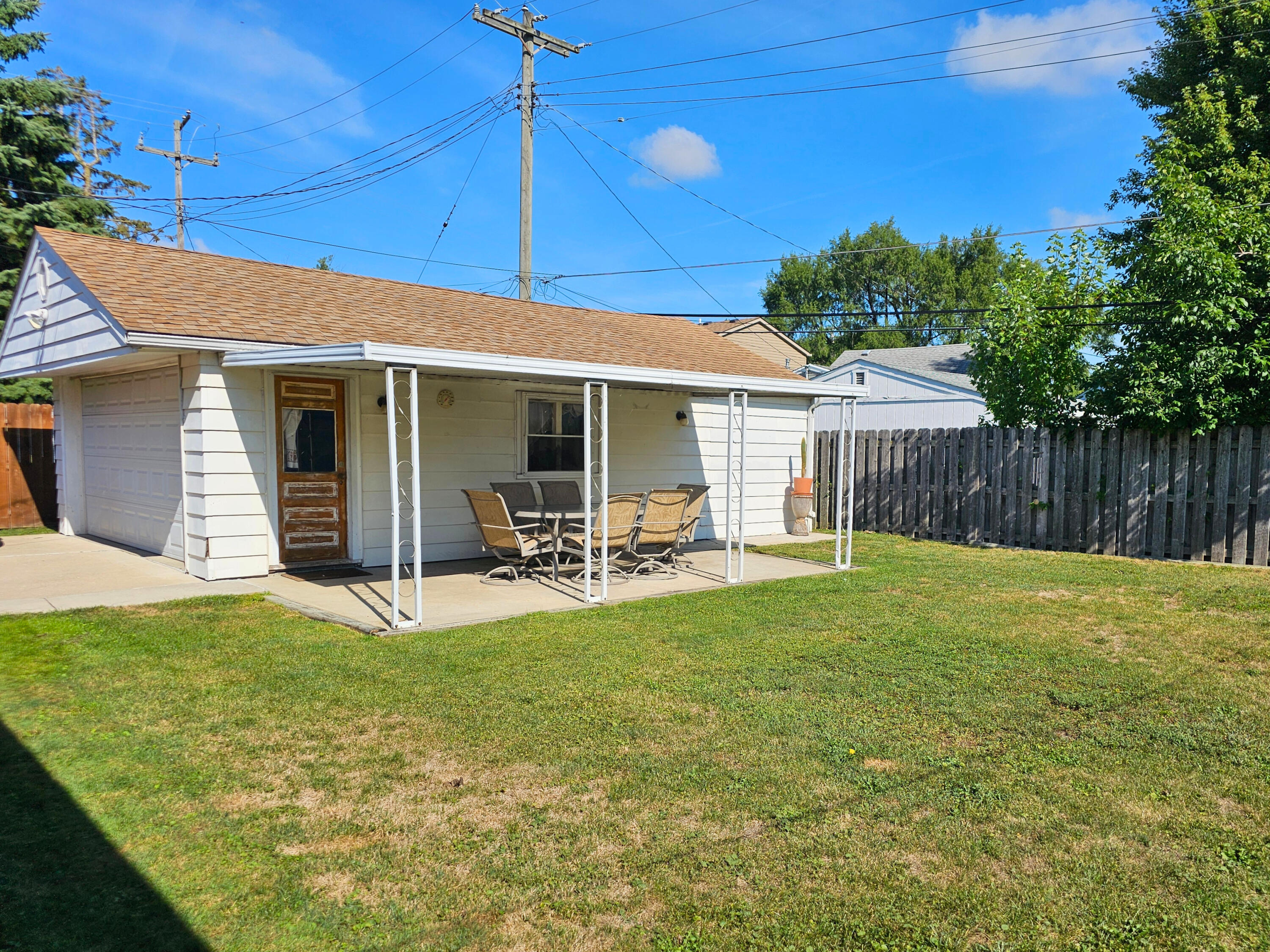 22425 Louise Street Property Photo 24