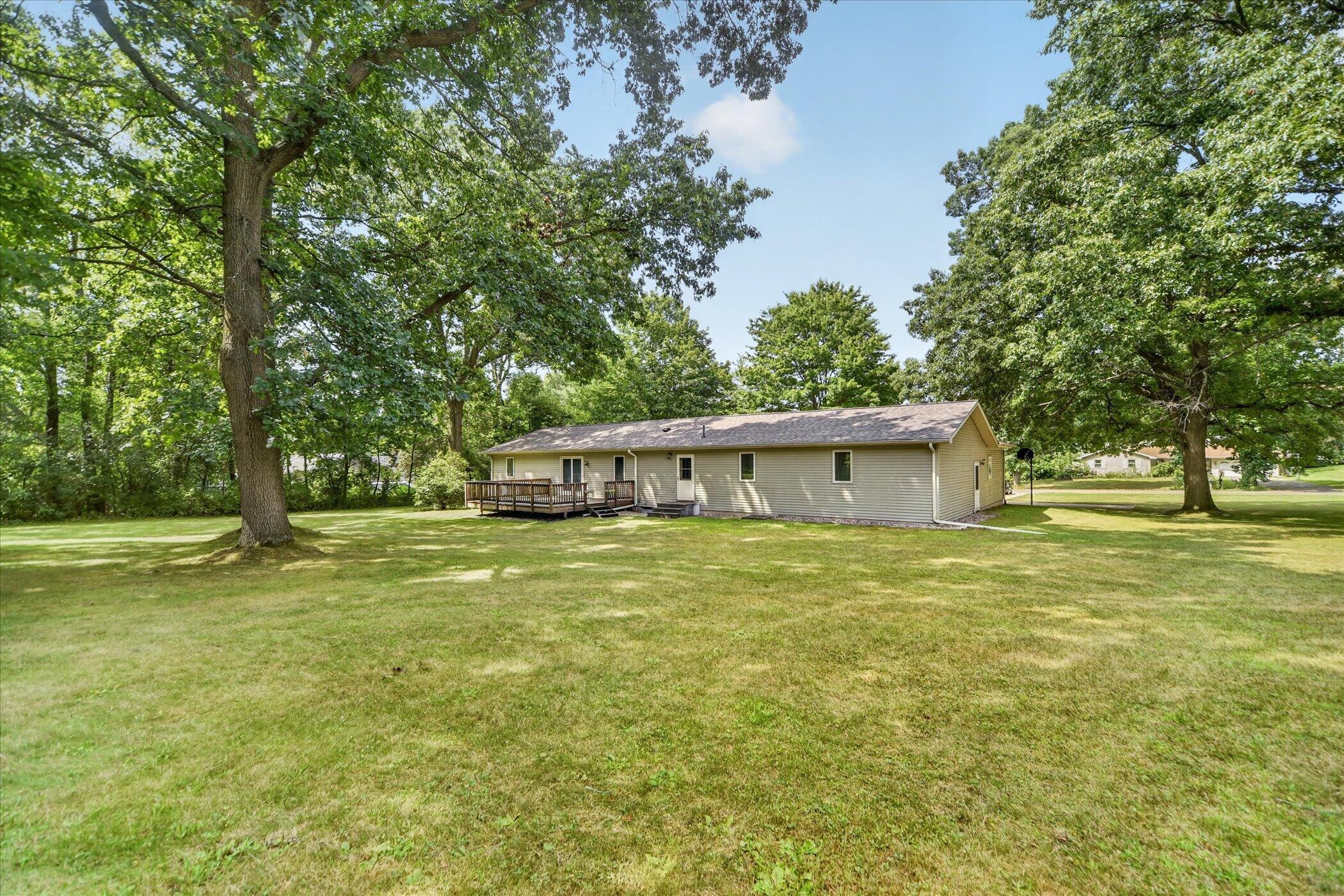 17334 10 Mile Road Property Photo 6