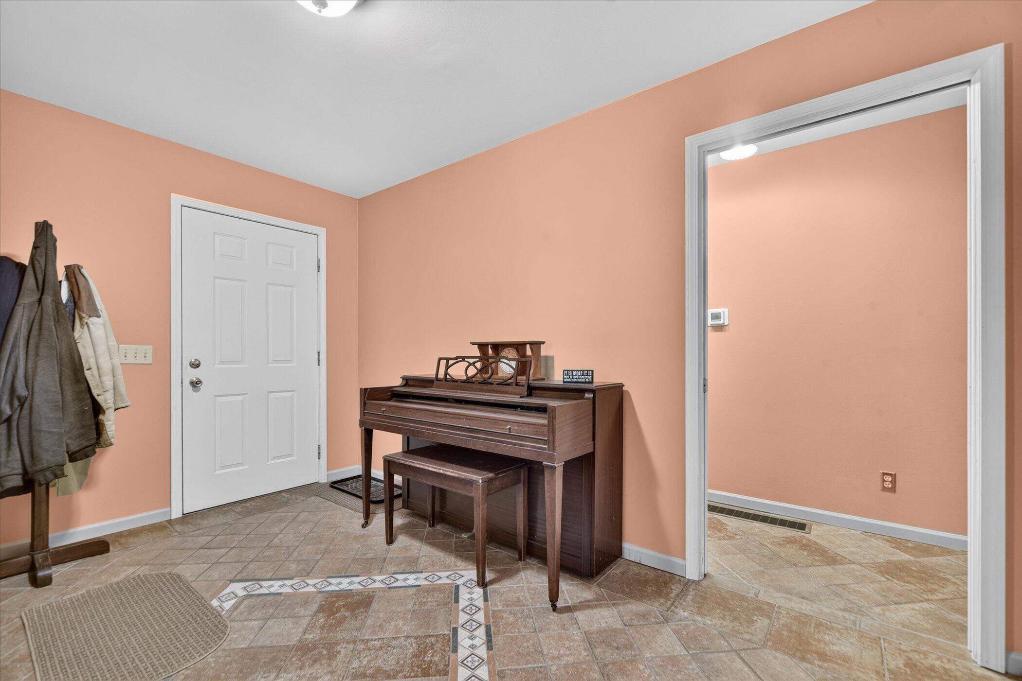 17334 10 Mile Road Property Photo 10
