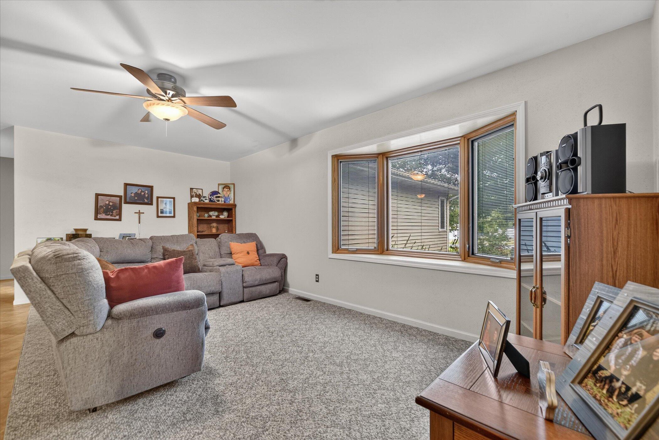 17334 10 Mile Road Property Photo 11