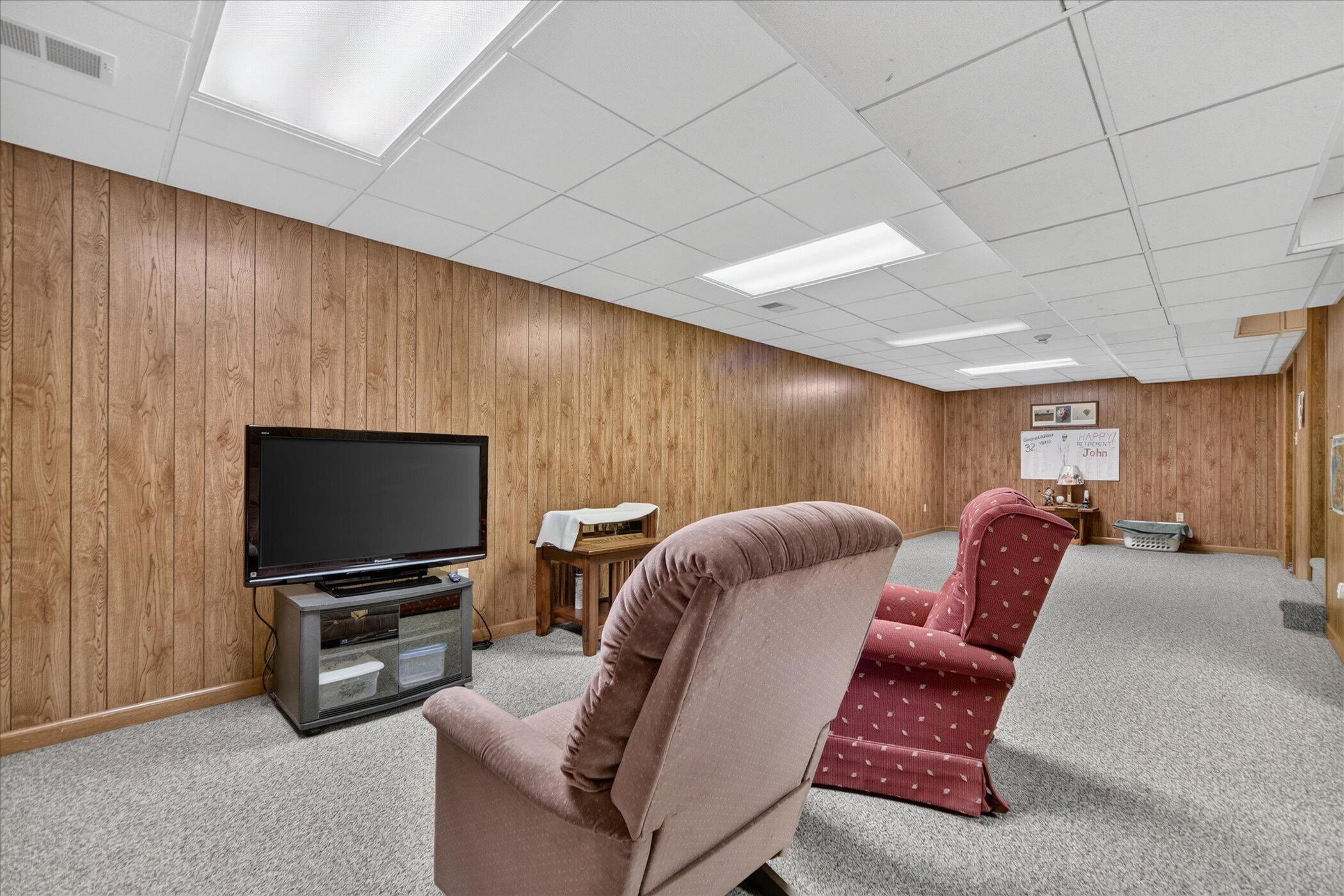 17334 10 Mile Road Property Photo 40
