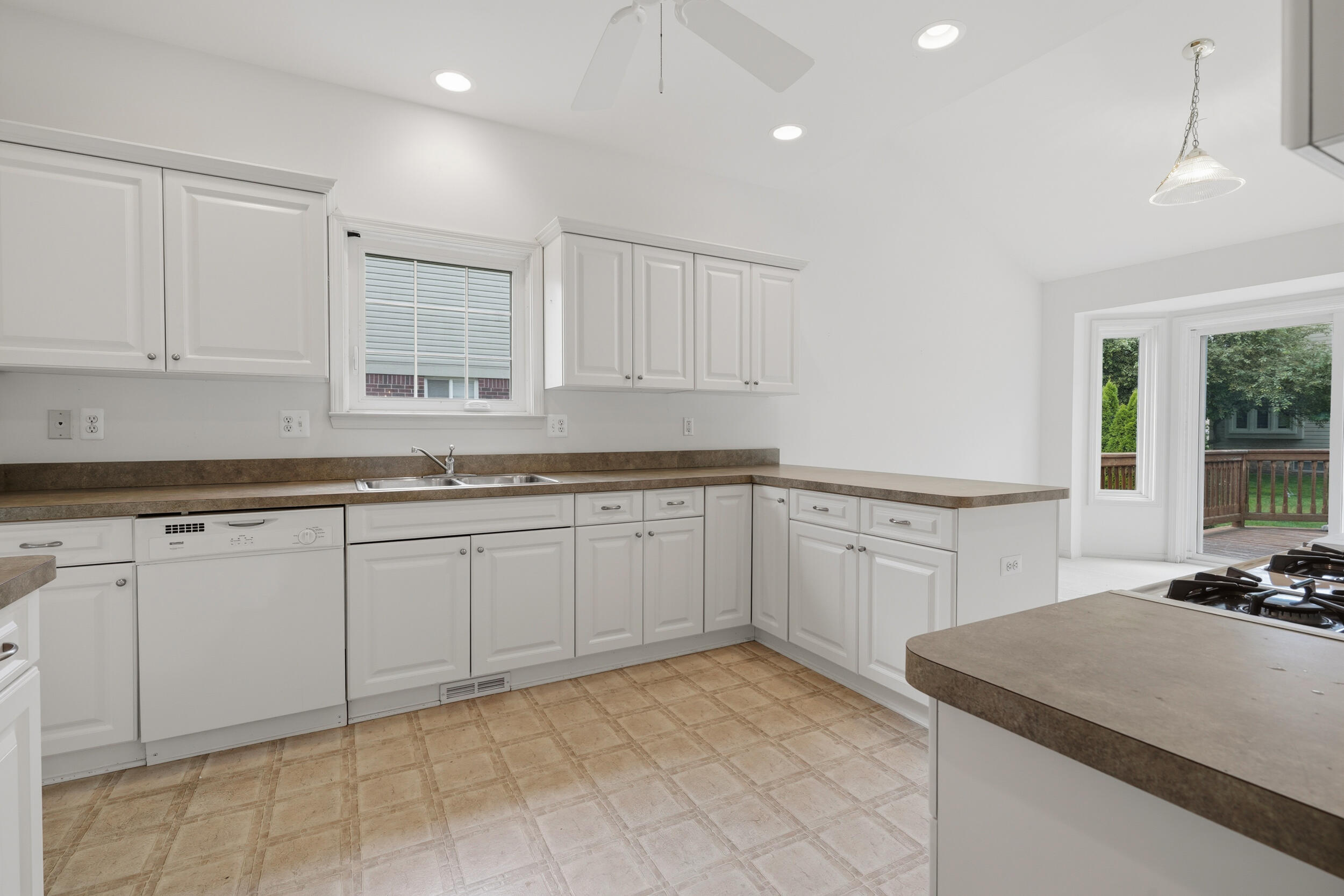 52689 Wildwood Drive Property Photo 4