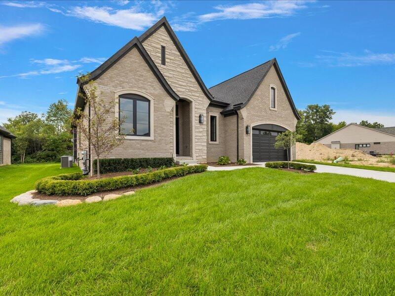 57363 Meadowridge Drive Property Photo 3