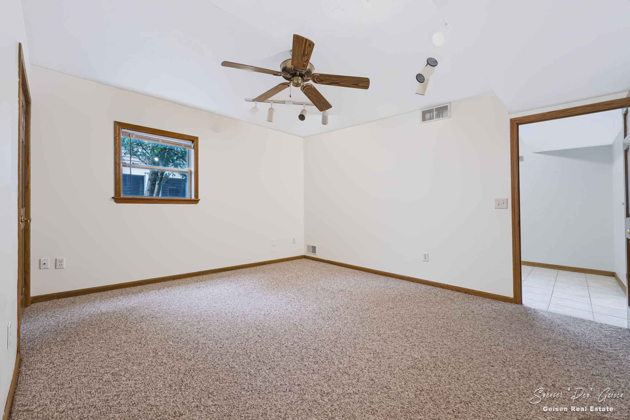 8601 Hidden Trail Property Photo 23