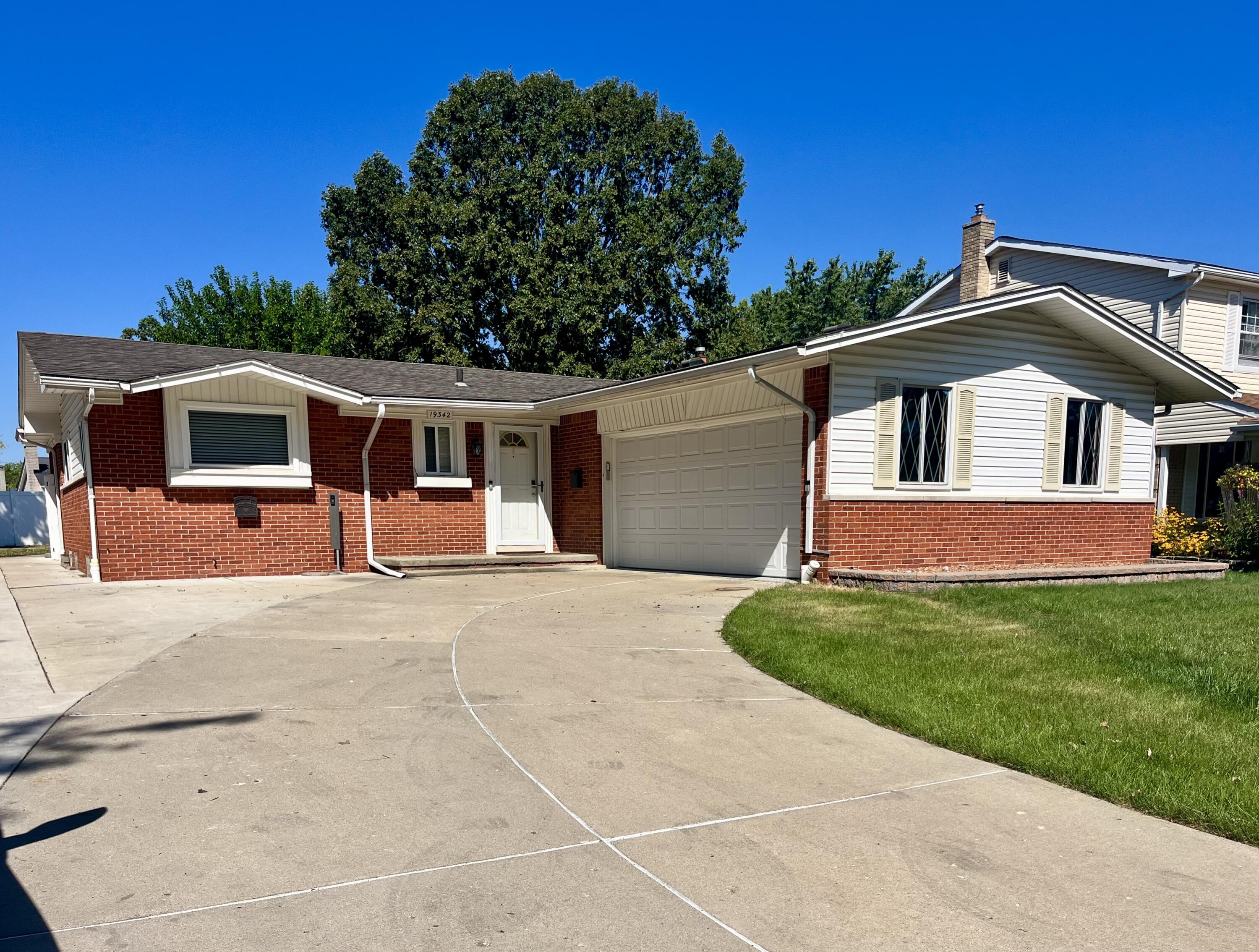 19342 Coventry Drive Property Photo 3