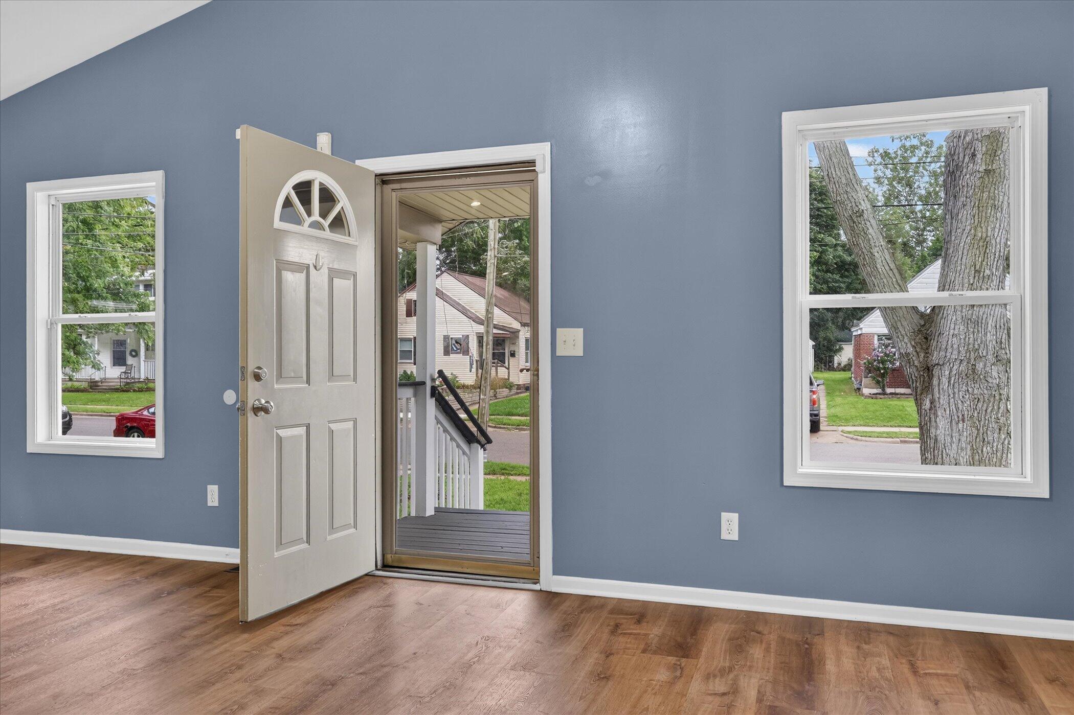 1105 Hazen Street Se Property Photo 6