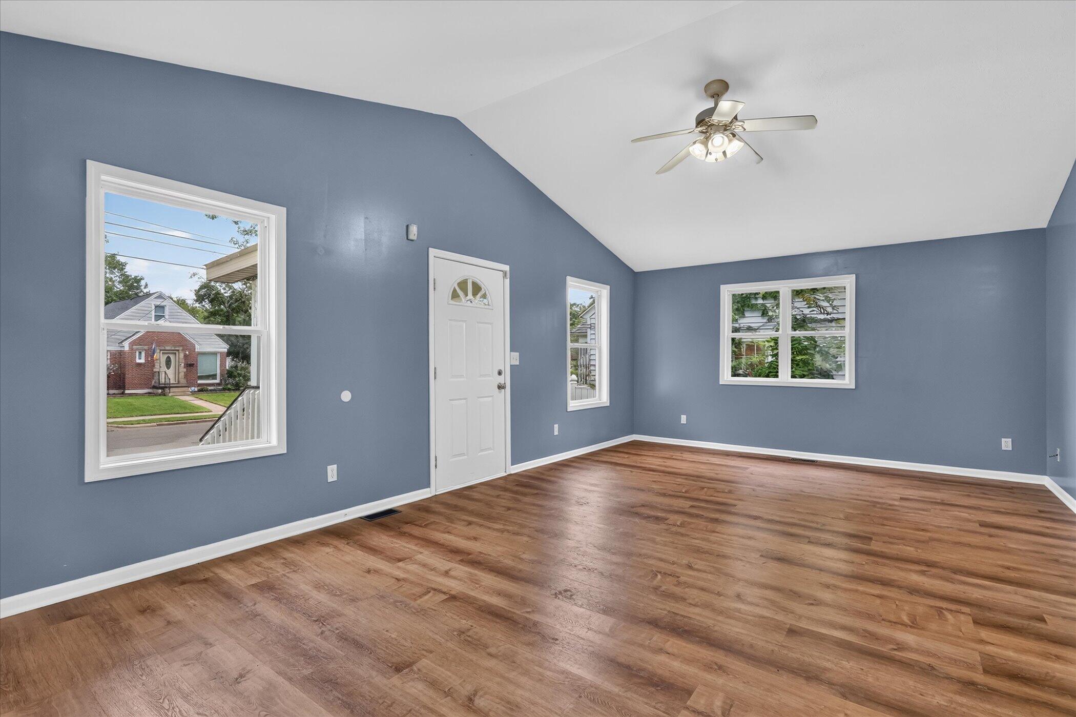 1105 Hazen Street Se Property Photo 7