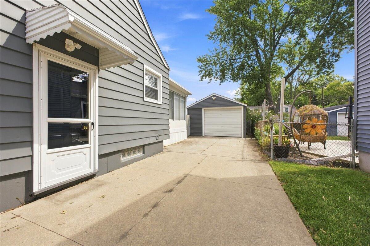 815 S Marias Avenue Property Photo 3