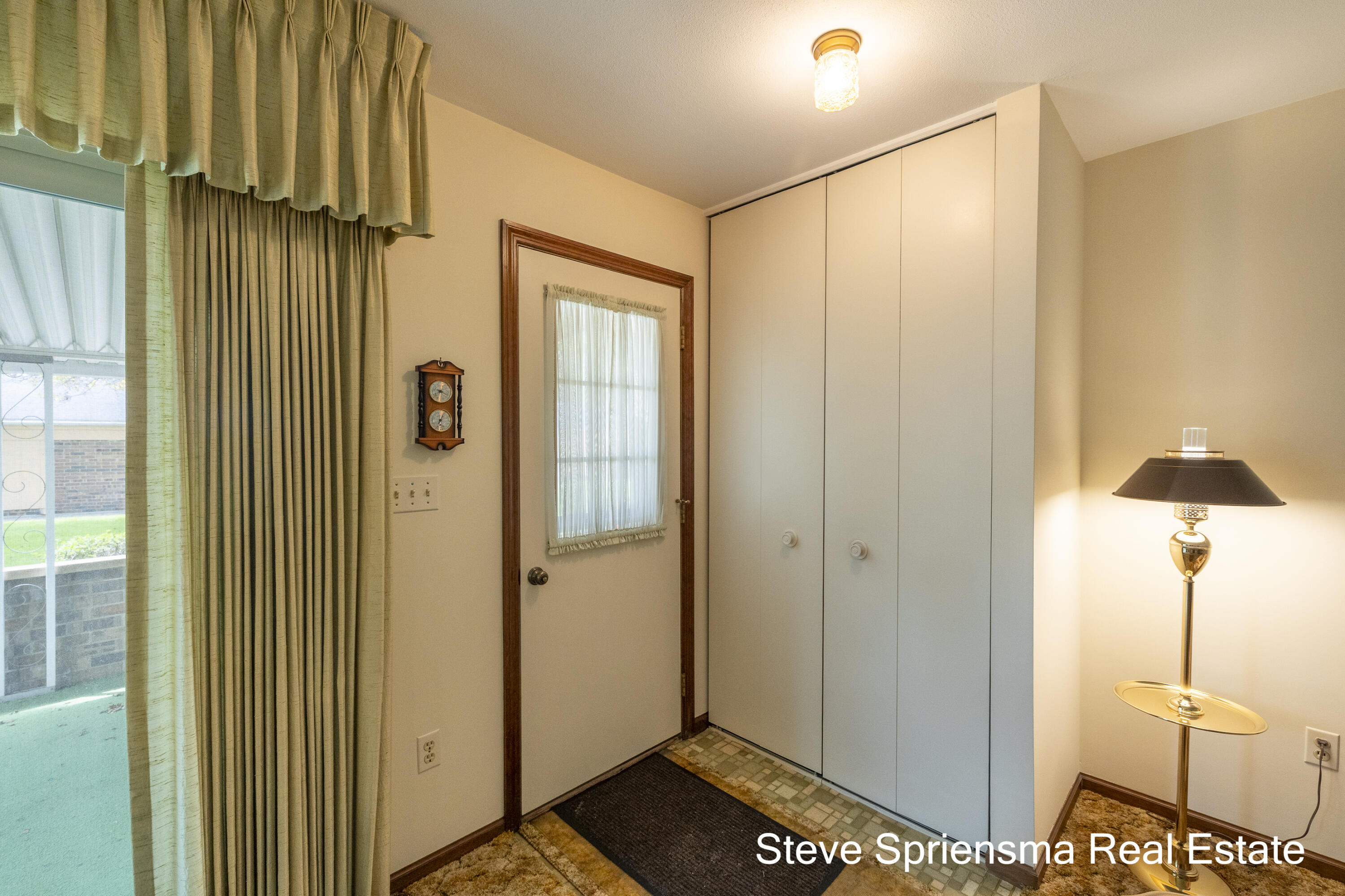 627 Carriage Lane Property Photo 5