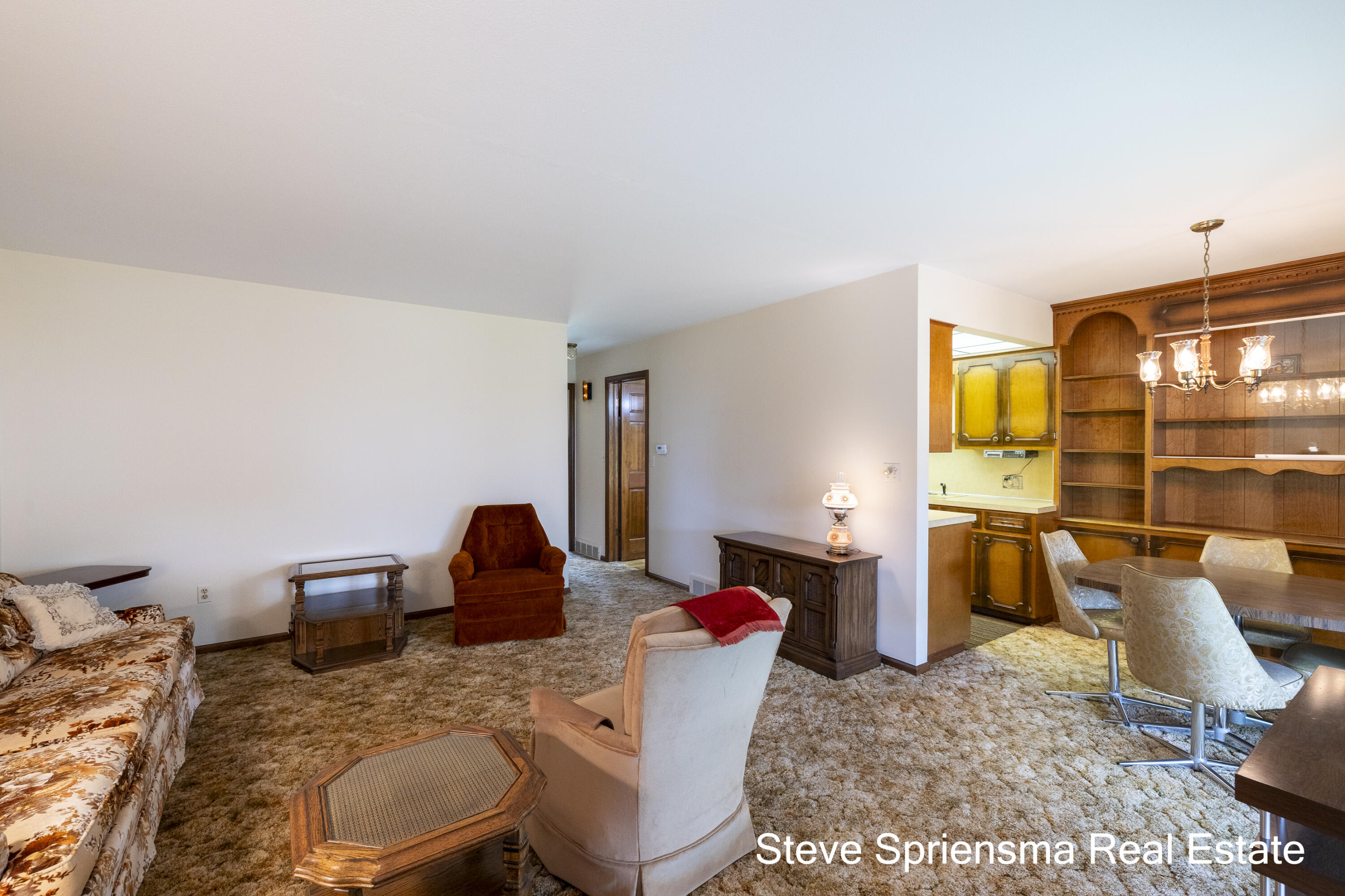 627 Carriage Lane Property Photo 6