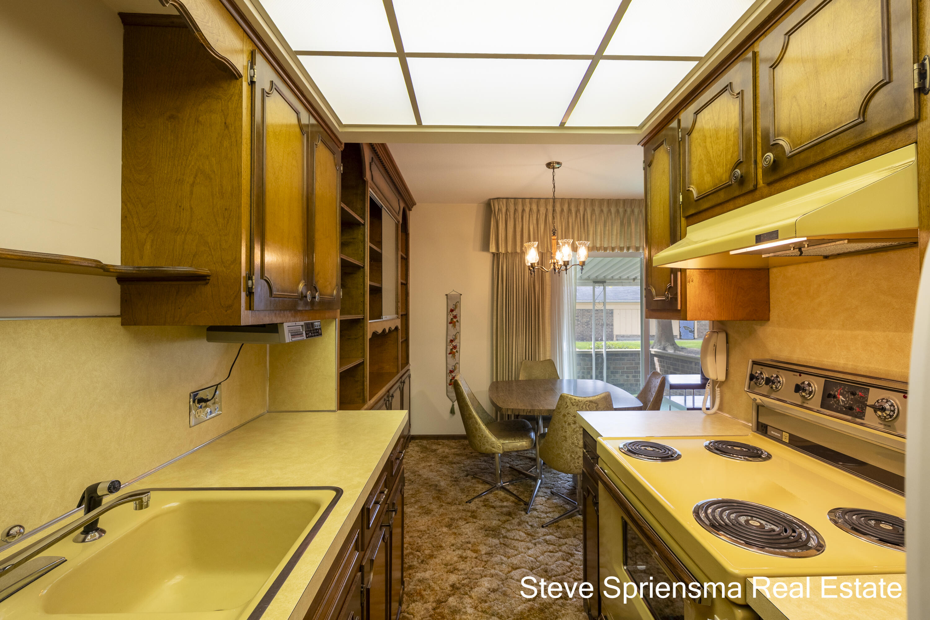 627 Carriage Lane Property Photo 11